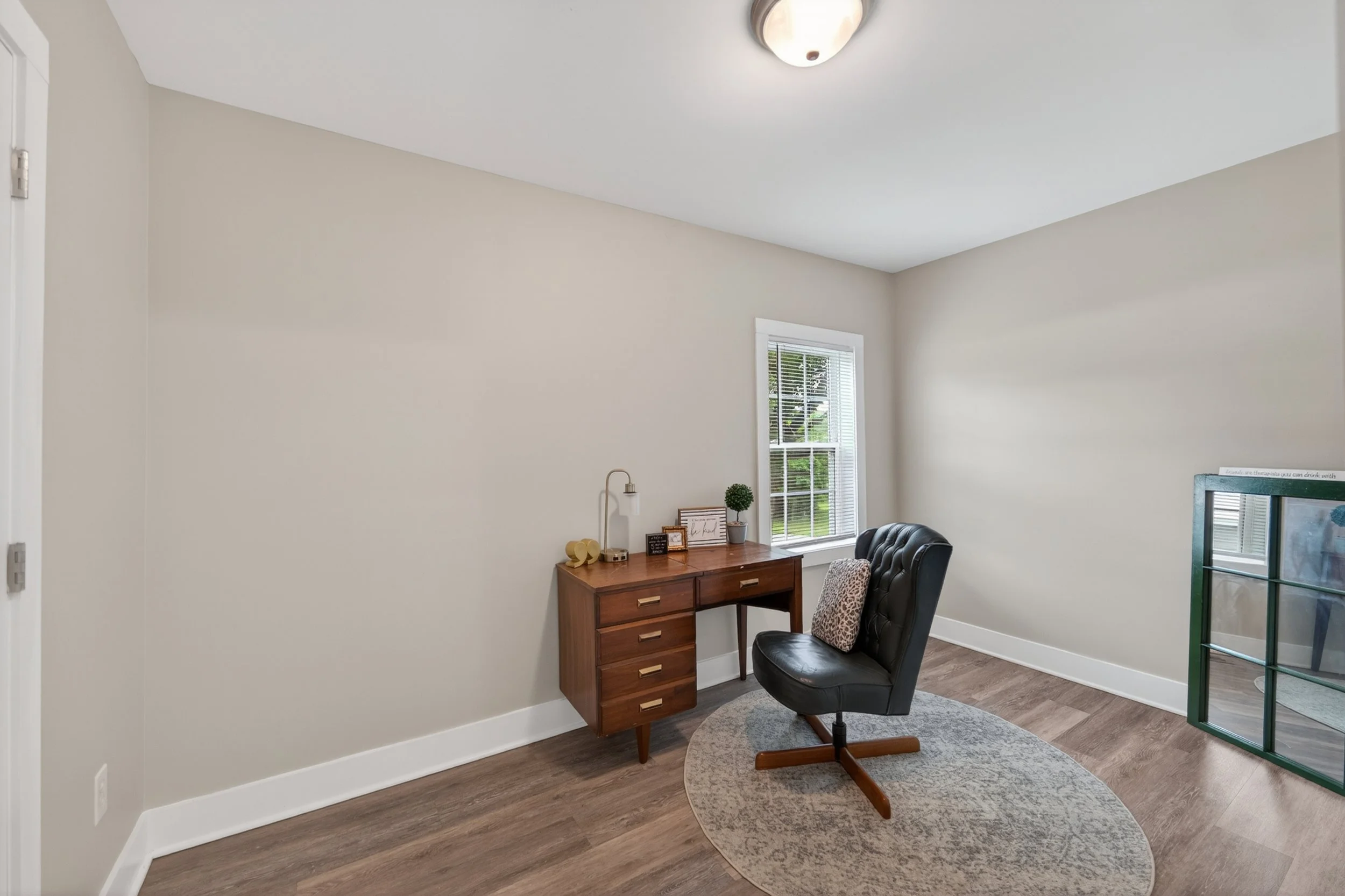 Bonus Room/Office Space