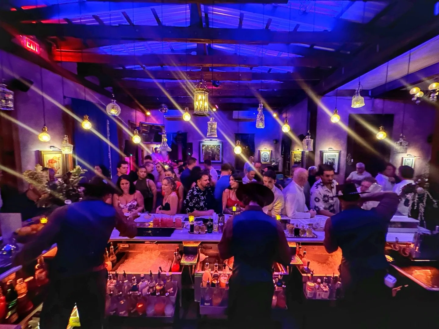 It's Saturday. See you at 8! 

#AguadillaNights #TheLopezResidence #PuertoRicoBars