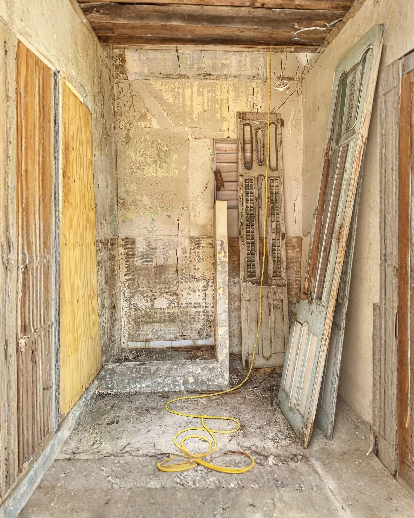 Old is not the problem.

With master woodworker and dear friend @patsydoes 
Music by @patsydoes 
Water Jet Bronze by @kentsteelco Master Salvager @shmurf_ 
 

#TheLopezResidence #PuertoRicoNightlife #Aguadilla