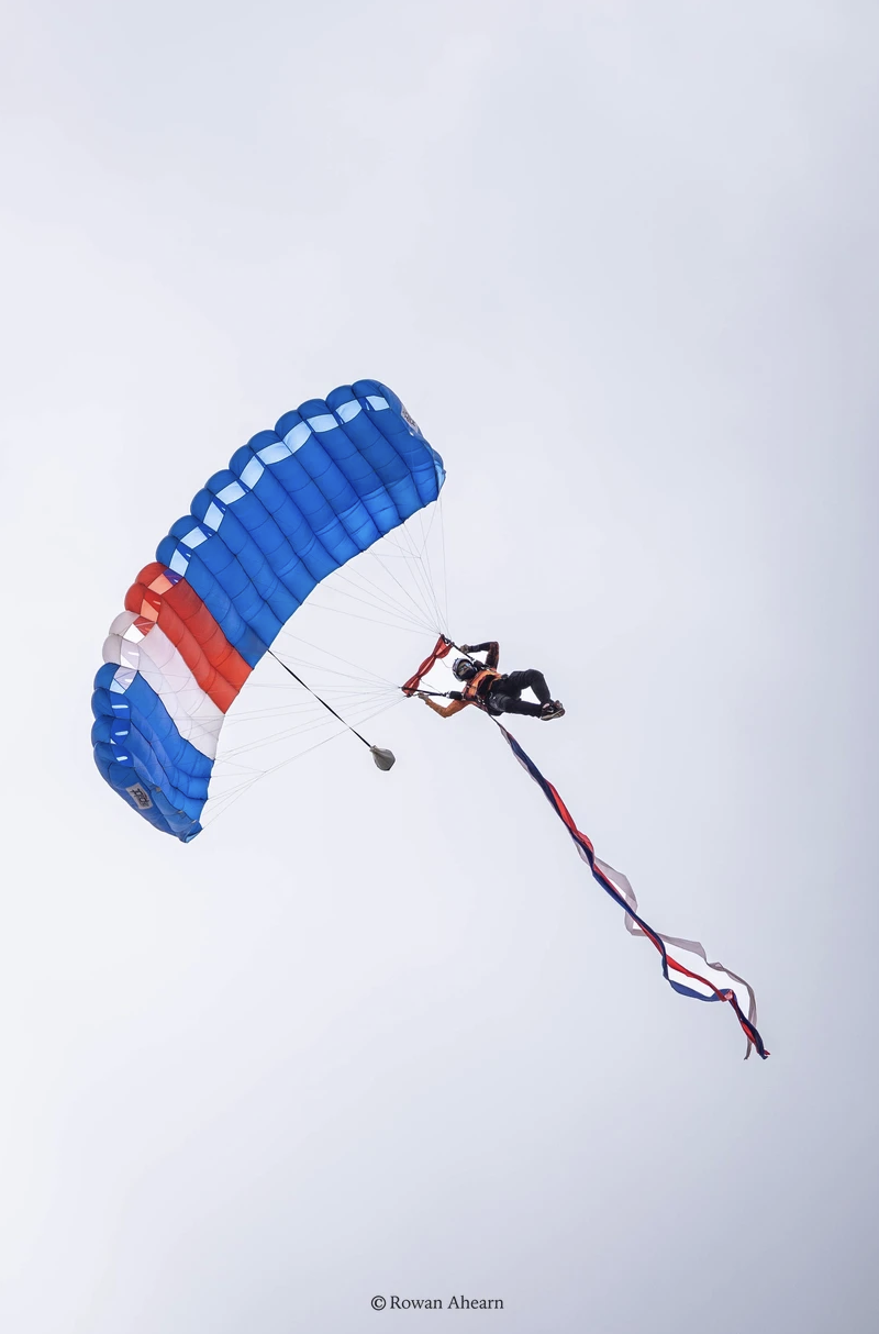 Skydivers 2.png