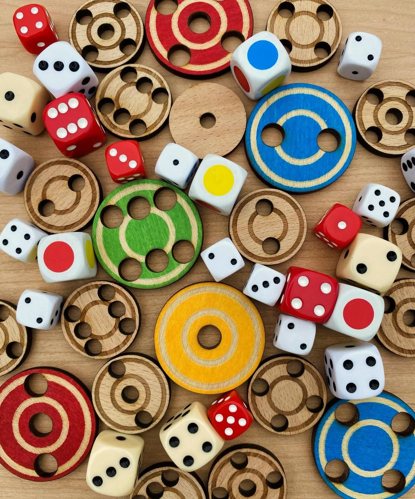 Sneak peek! We will be at the brilliant UK Games Expo at the end of May. Stand 3-226. Along with all the regular Peruke games we will have a couple of new Limited Edition versions available exclusively at the UKGE. 🎲 🎲 🎲. #ukge #dicegames #boardga