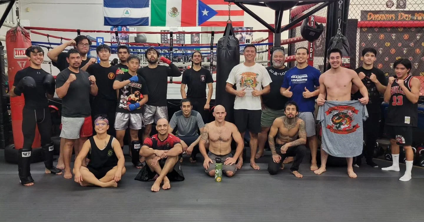 Another successful #FirstFriday in the books! Special shout out to @rc_martialarts for bringing a group of fighters that brought great energy and excellent rounds 🙏🏽
Looking forward to the next!
#boxing #arnis #bjj #DDOhana #eskrima #Grappling #jud