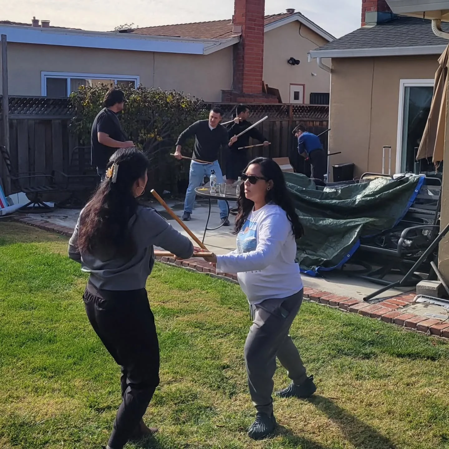 Dragon Sticks FMA Thanksgiving celebration 🍾 🥂
In the spirit of camaraderie, we gathered around the table and filled the room with the sound of stories and joyous laughter. Although the martial arts journey is very much an individual endeavor, the 