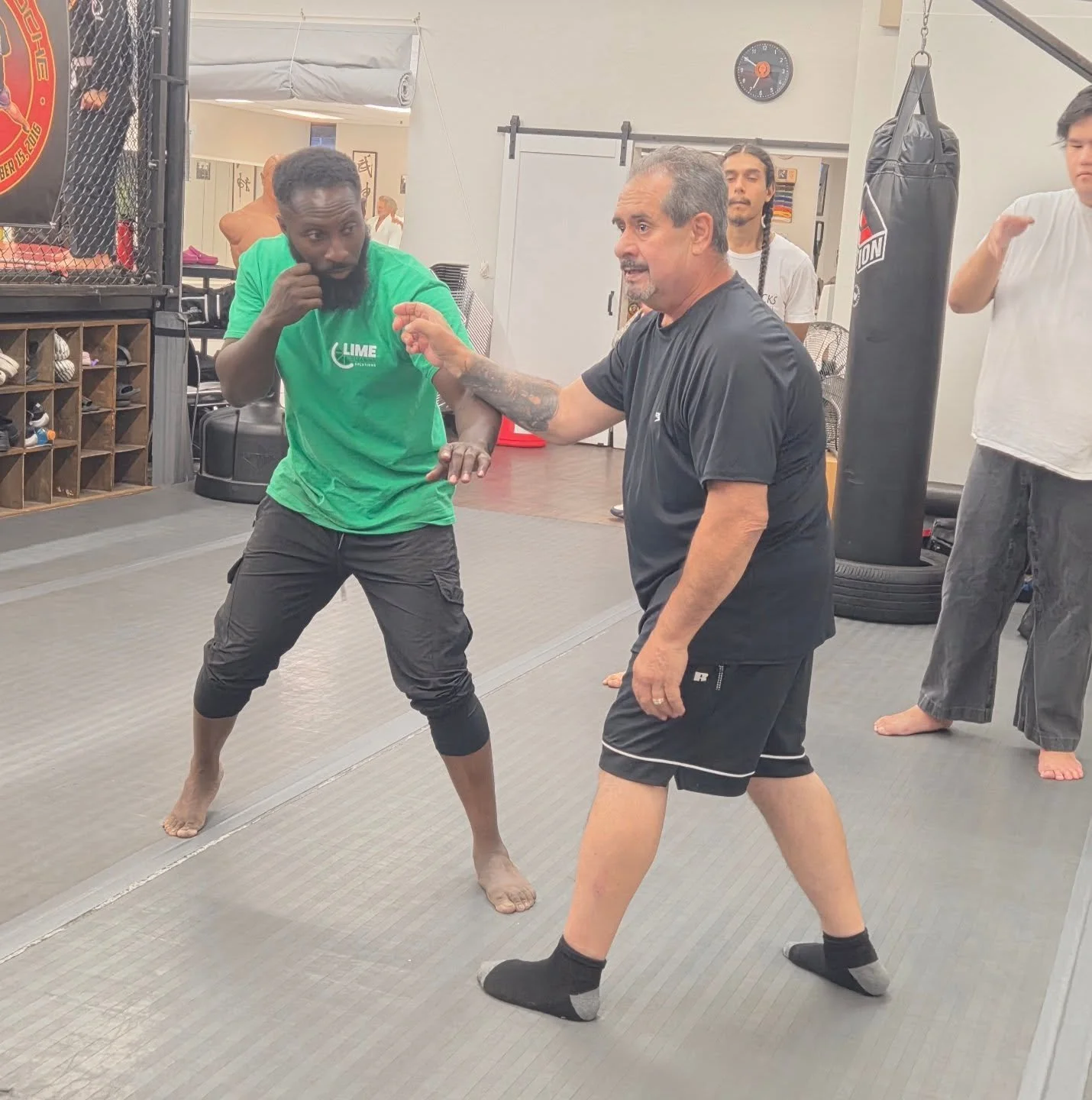 Last night we were joined on the mat by Sifu Felix Macias Jr of @origin.oaklandjkd and his assistants to bridge the gap between JKD and FMA. Both are pragmatic, experiment driven combat systems that stem from tradition but favor of what actually work