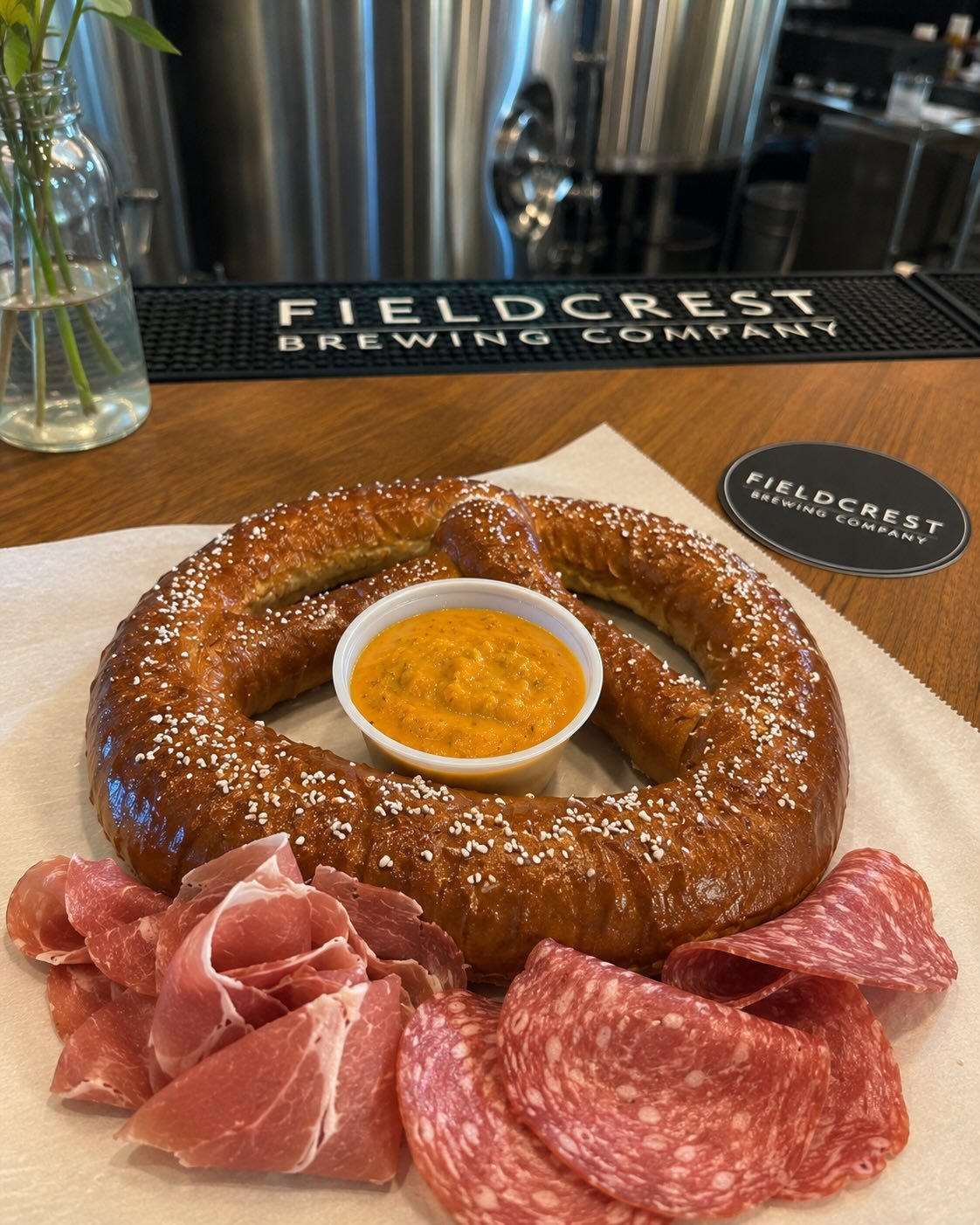 🔥 TONIGHT AT FIELDCREST BREWING &ndash; WARE! 🔥
Come hungry... we&rsquo;ve got the perfect lineup to pair with your favorite pint! 🍺
🥨 Our Giant Bavarian Pretzel &ndash; made for sharing (or not... we won&rsquo;t judge 😉).
🧀 Make it even better