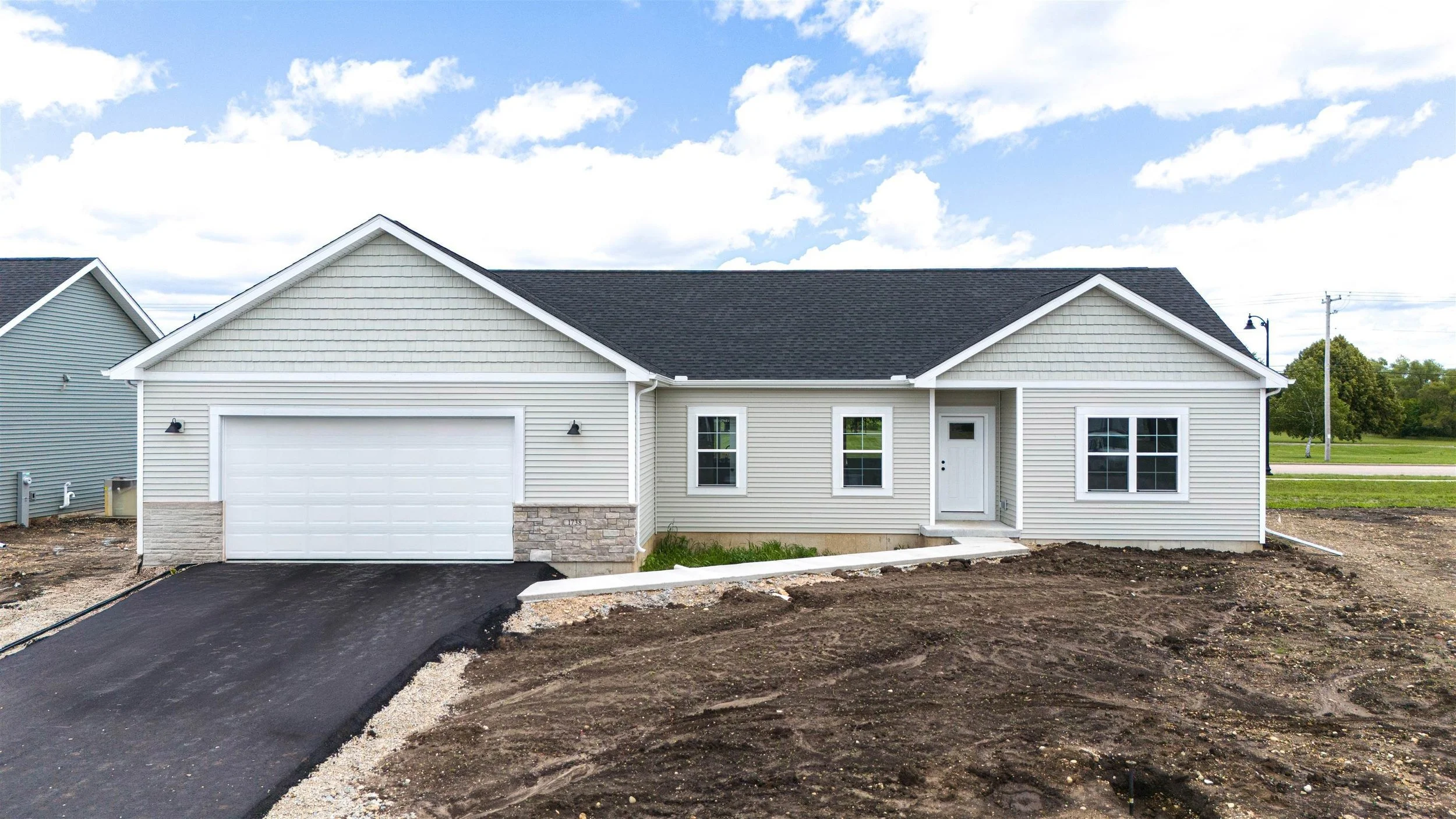 new construction home for sale Prairie Corners subdivision Beloit WI