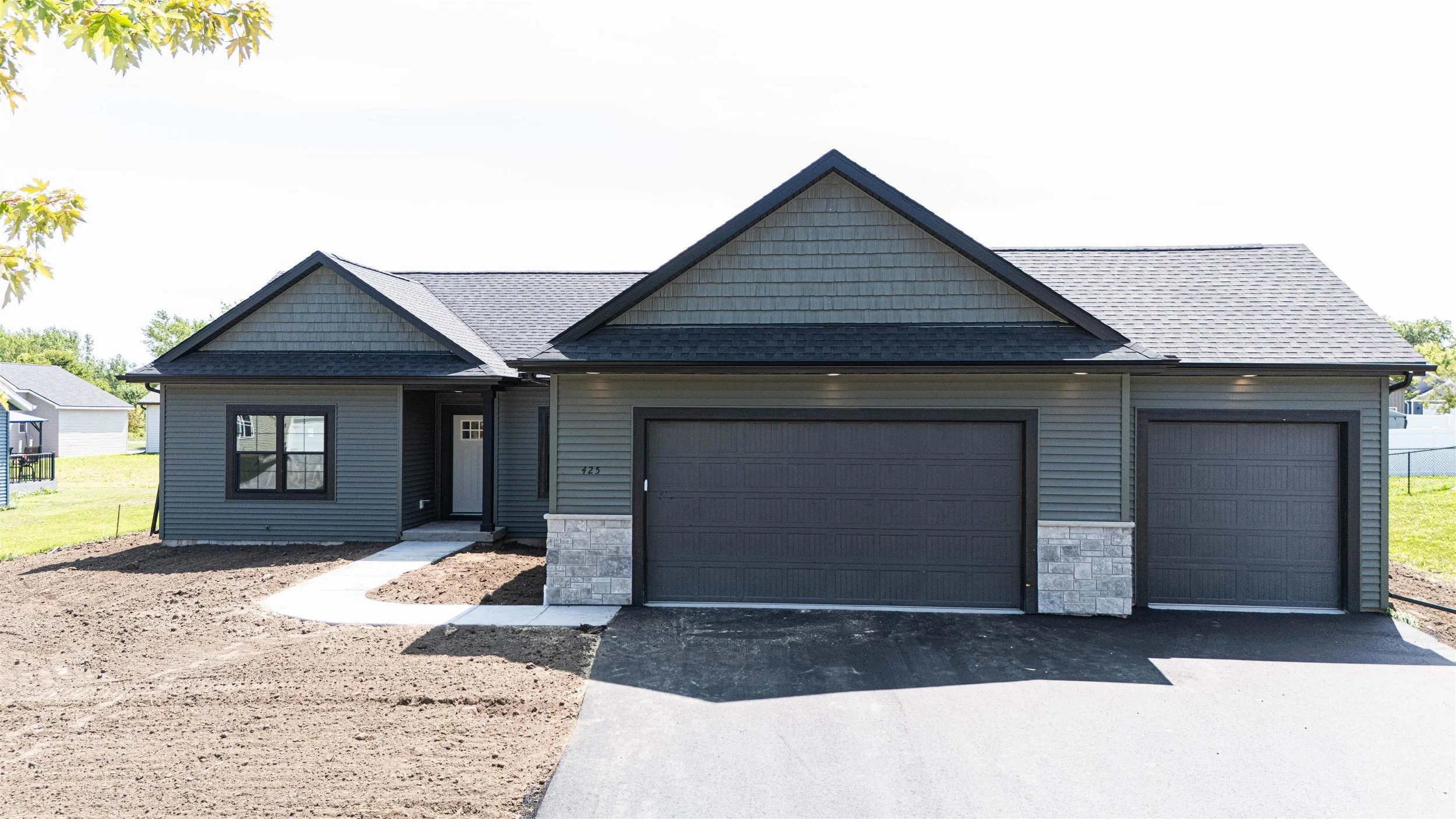 425 Village Ln, Ripon, WI 54971