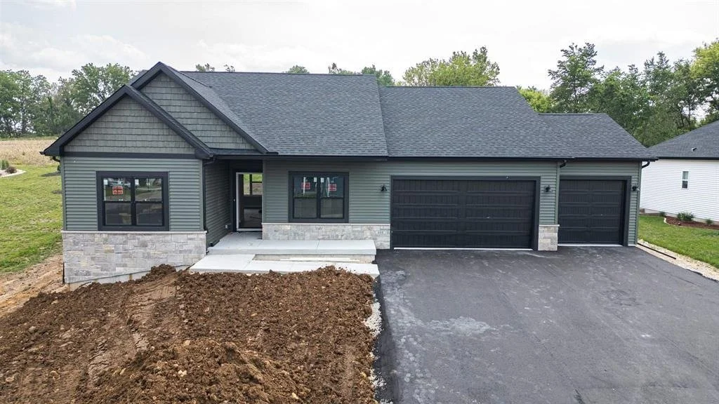 407 Ridge Ct, Orfordville, WI 53576