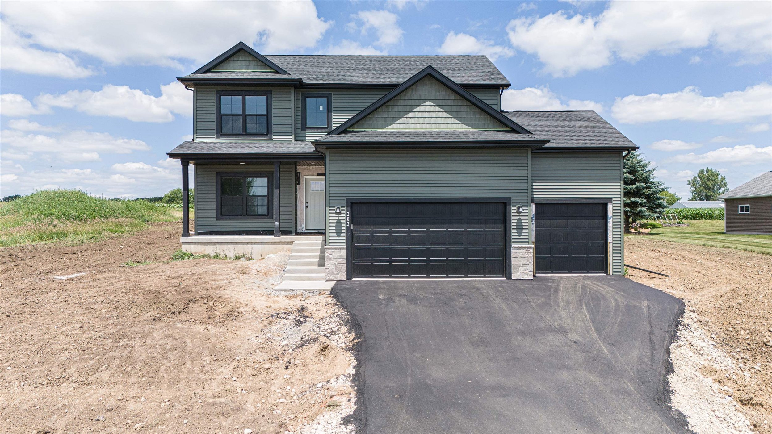 203 2nd St, Friesland, WI 53935