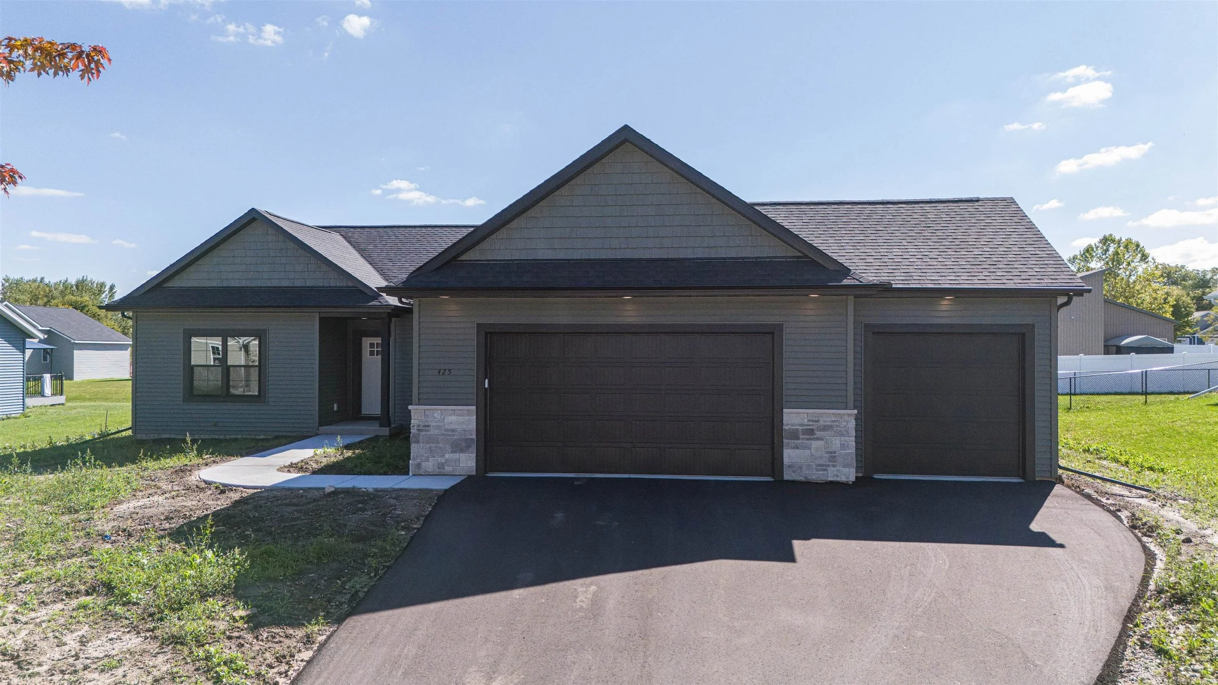 425 Village Ln, Ripon, WI 54971