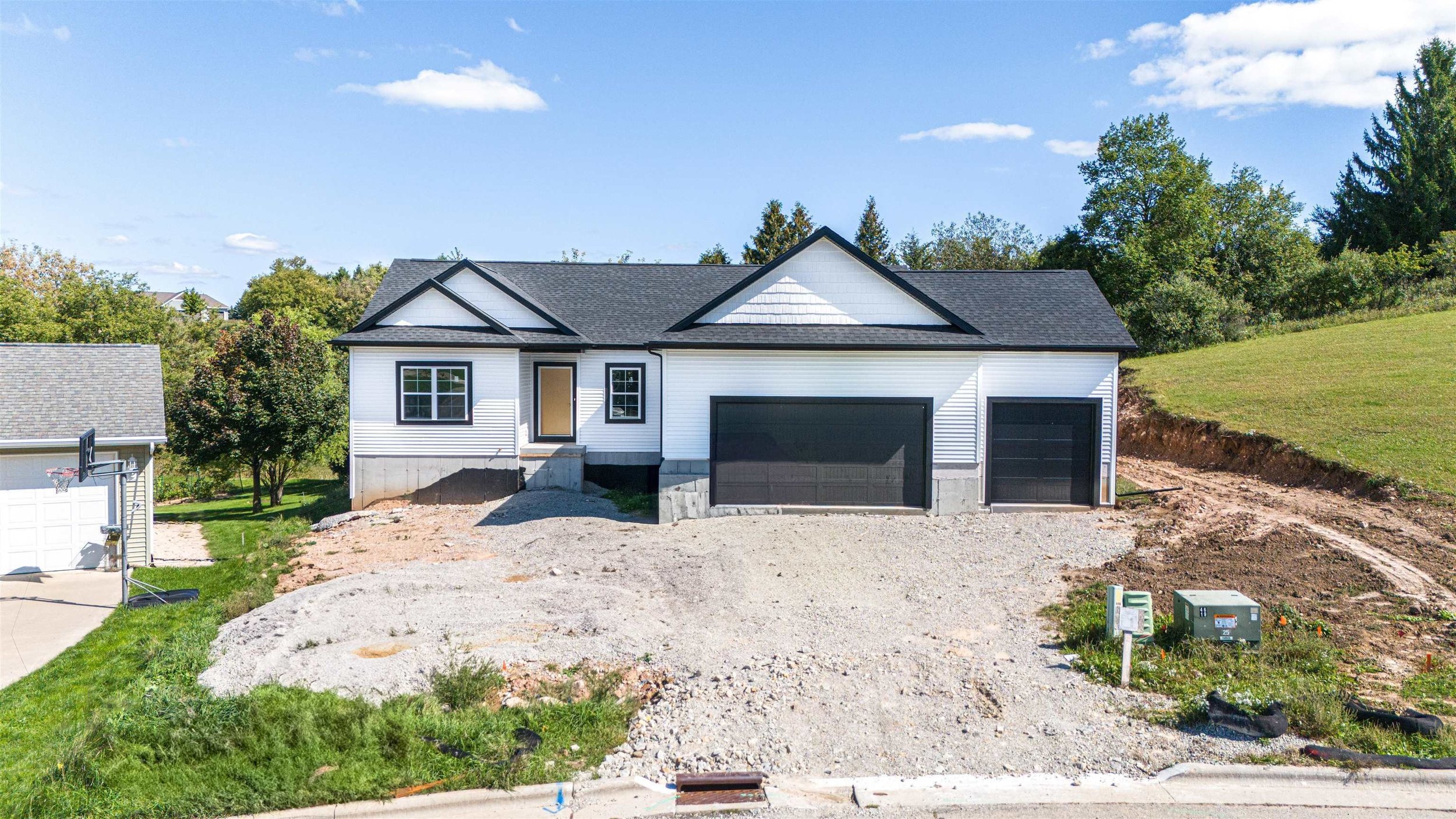 209 Stone Hill Ct, Ripon, WI 54971