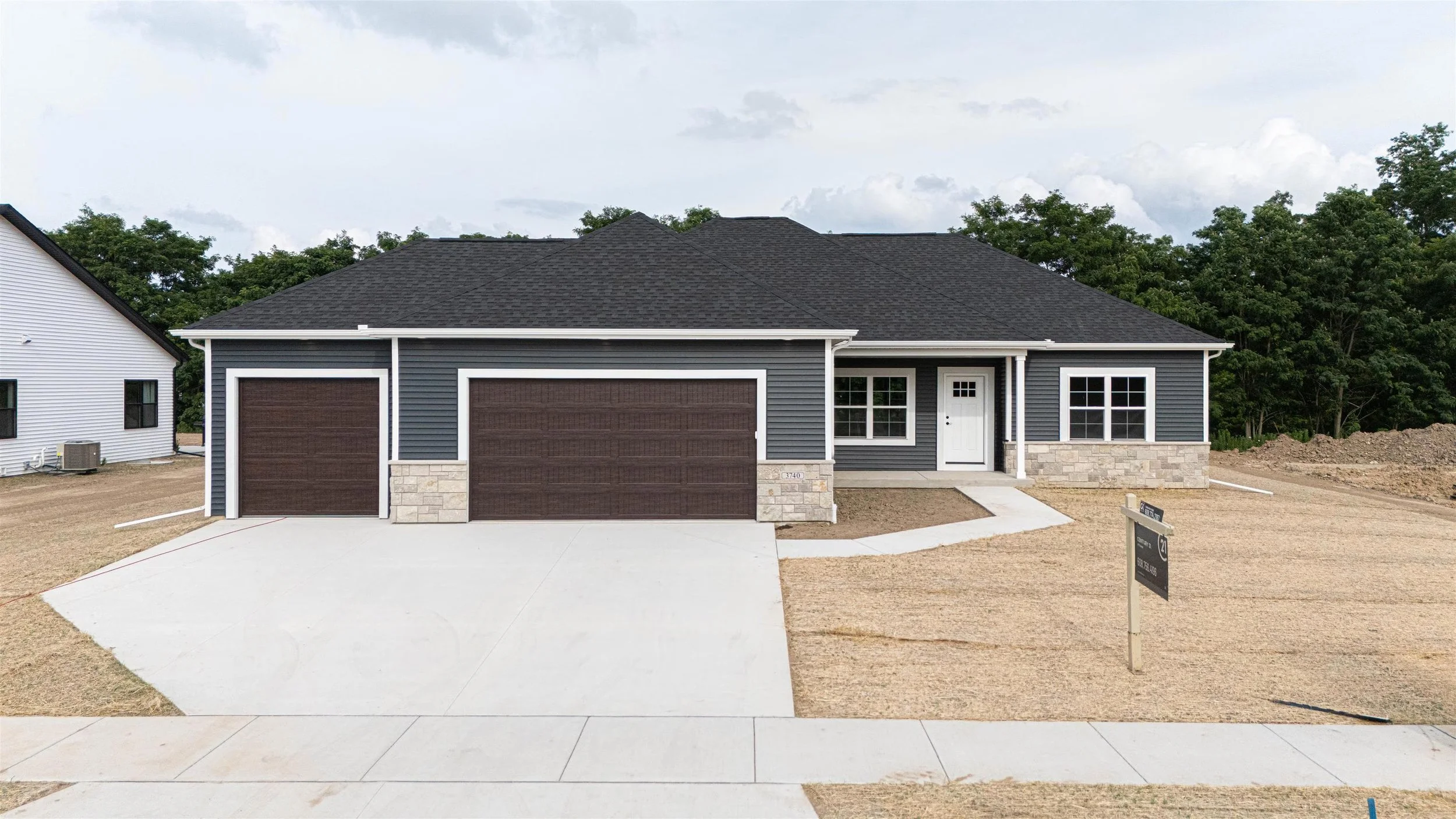 home for sale 3740 N Woodbury Ln, Janesville, WI