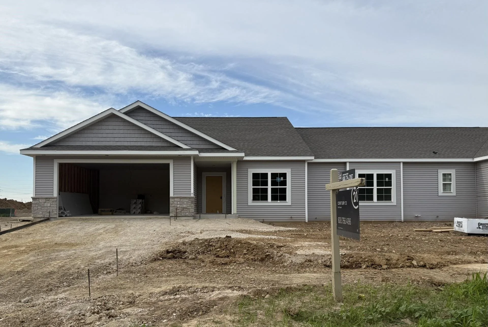 3801 N Woodbury Ln, Janesville, WI 53545