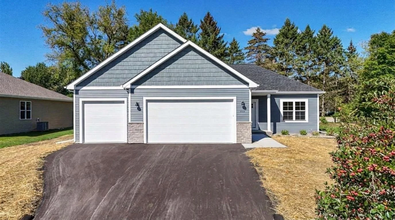 442 Village Ln, Ripon, WI 54971