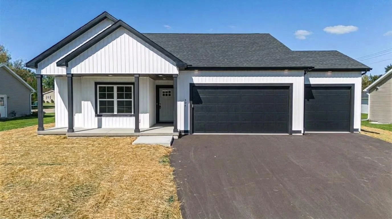 504 Village Ln, Ripon, WI 54971