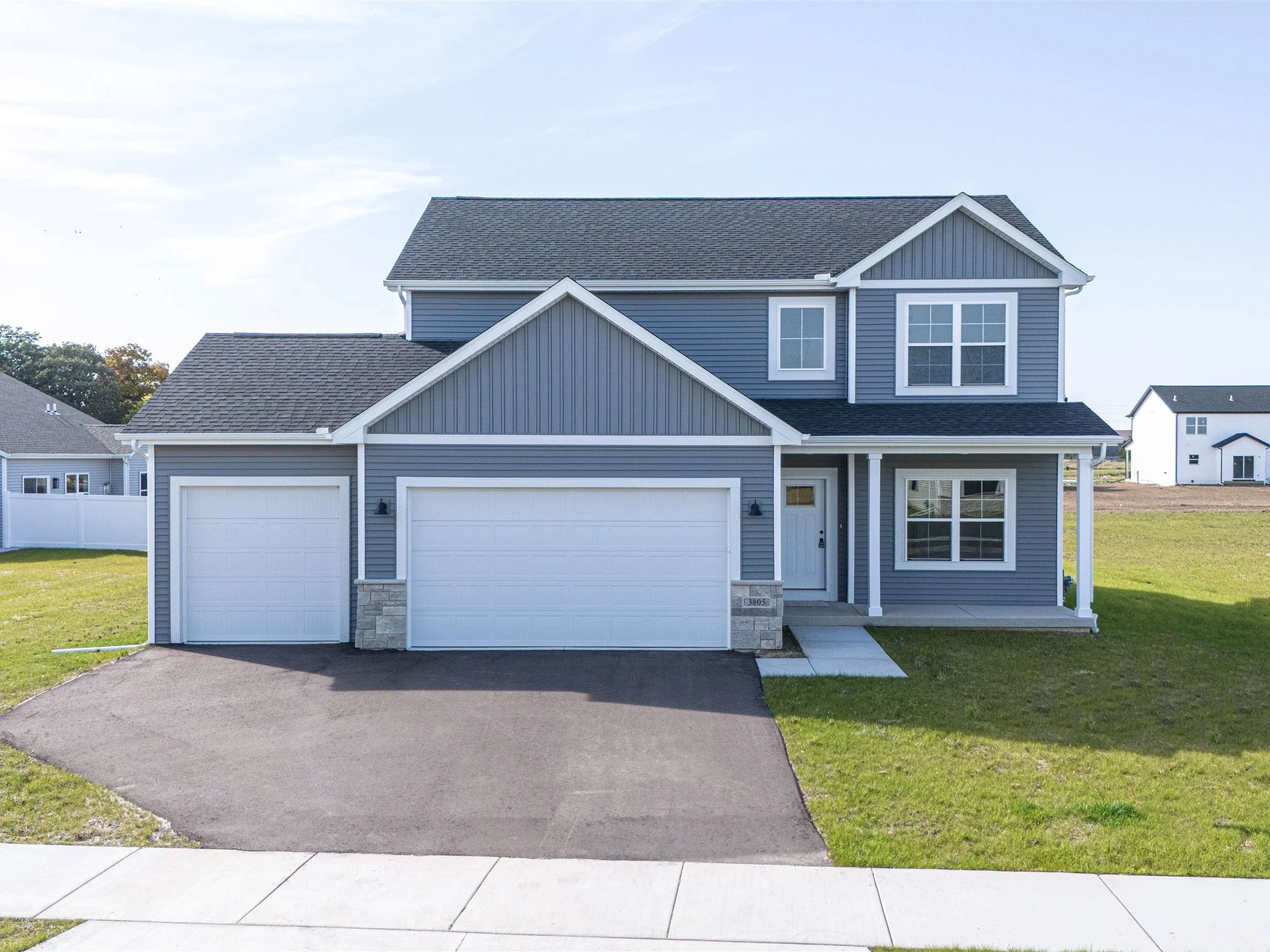 3805 N Woodbury Ln, Janesville, WI 53545