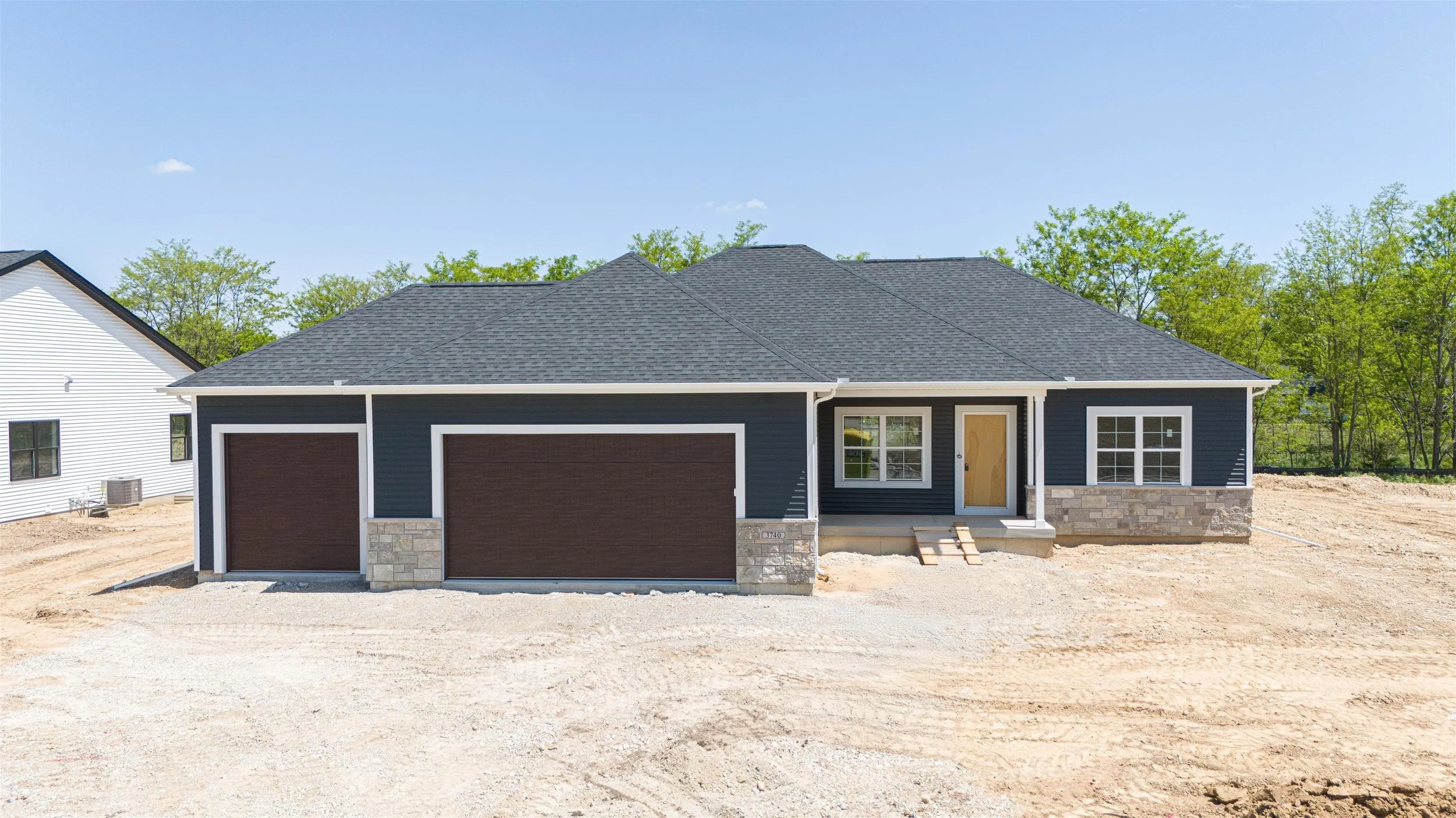 3740 N Woodbury Ln, Janesville, WI 53545