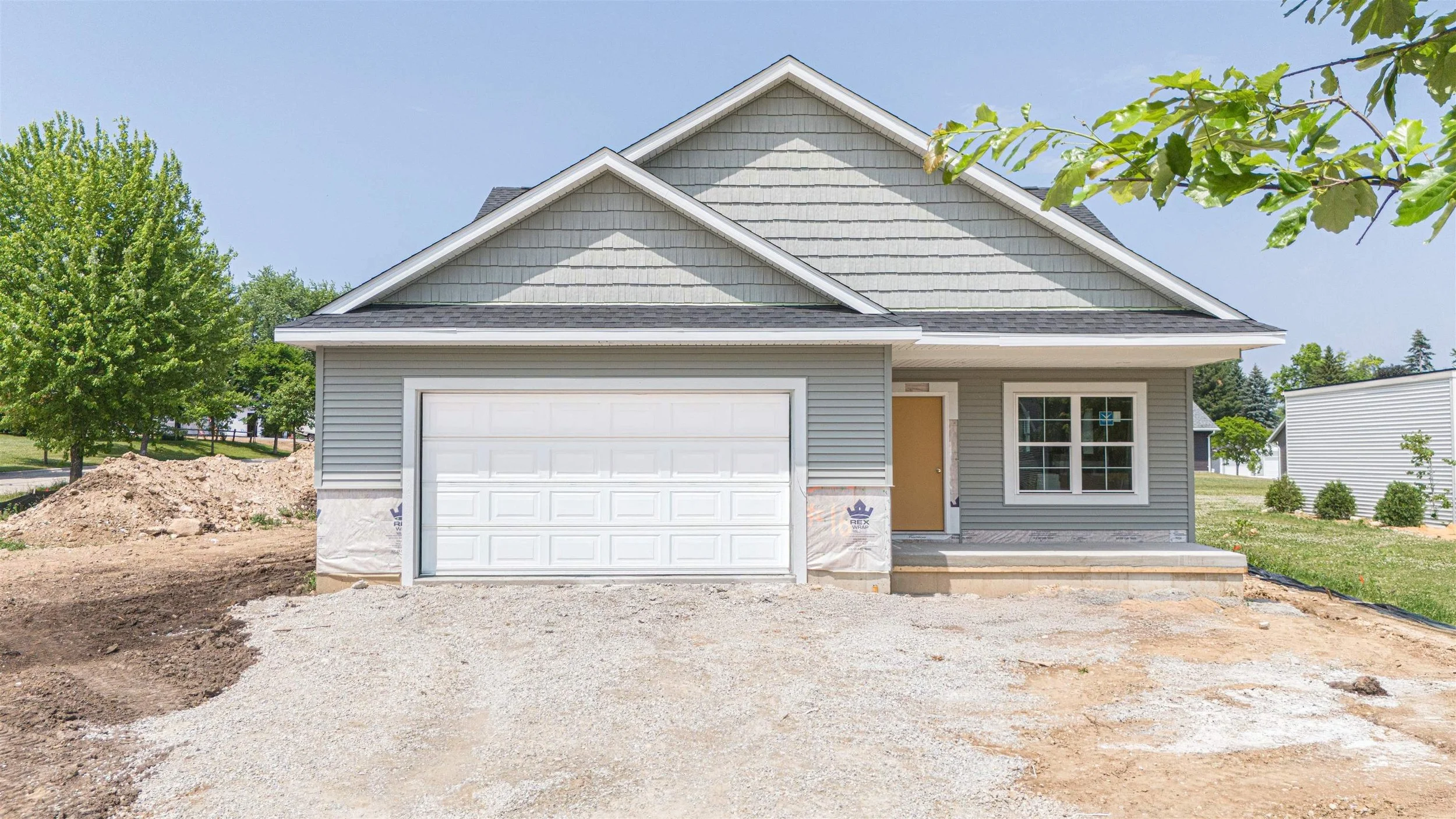 336 Sandmar Dr, Ripon, WI 54971