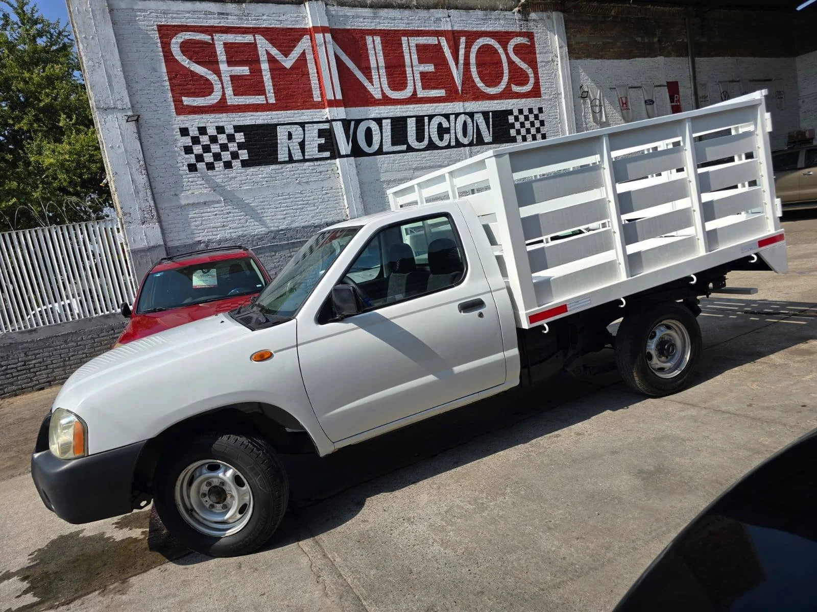 nissan seminueva estacas np300 2015