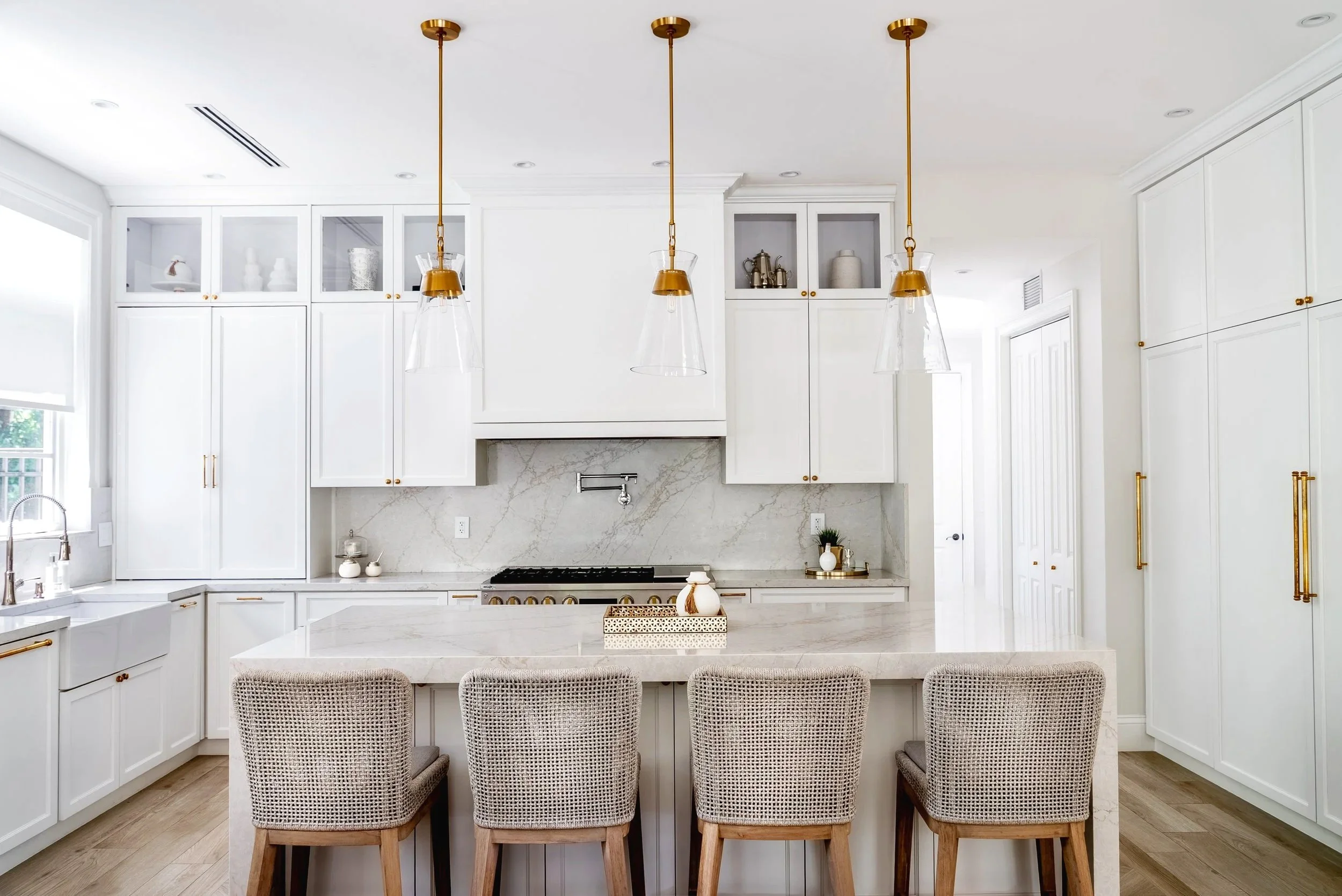 New ample custom kitchen