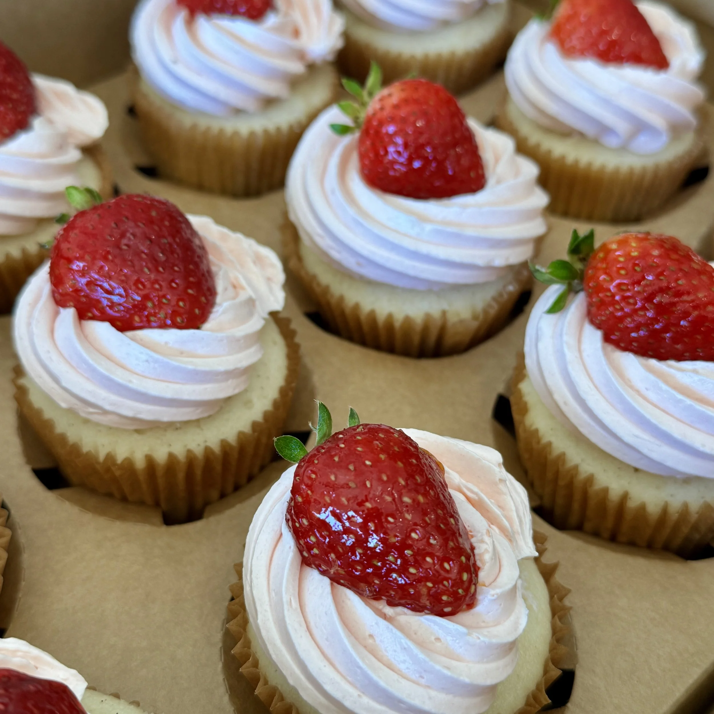 Strawberries & Cream Cupcakes