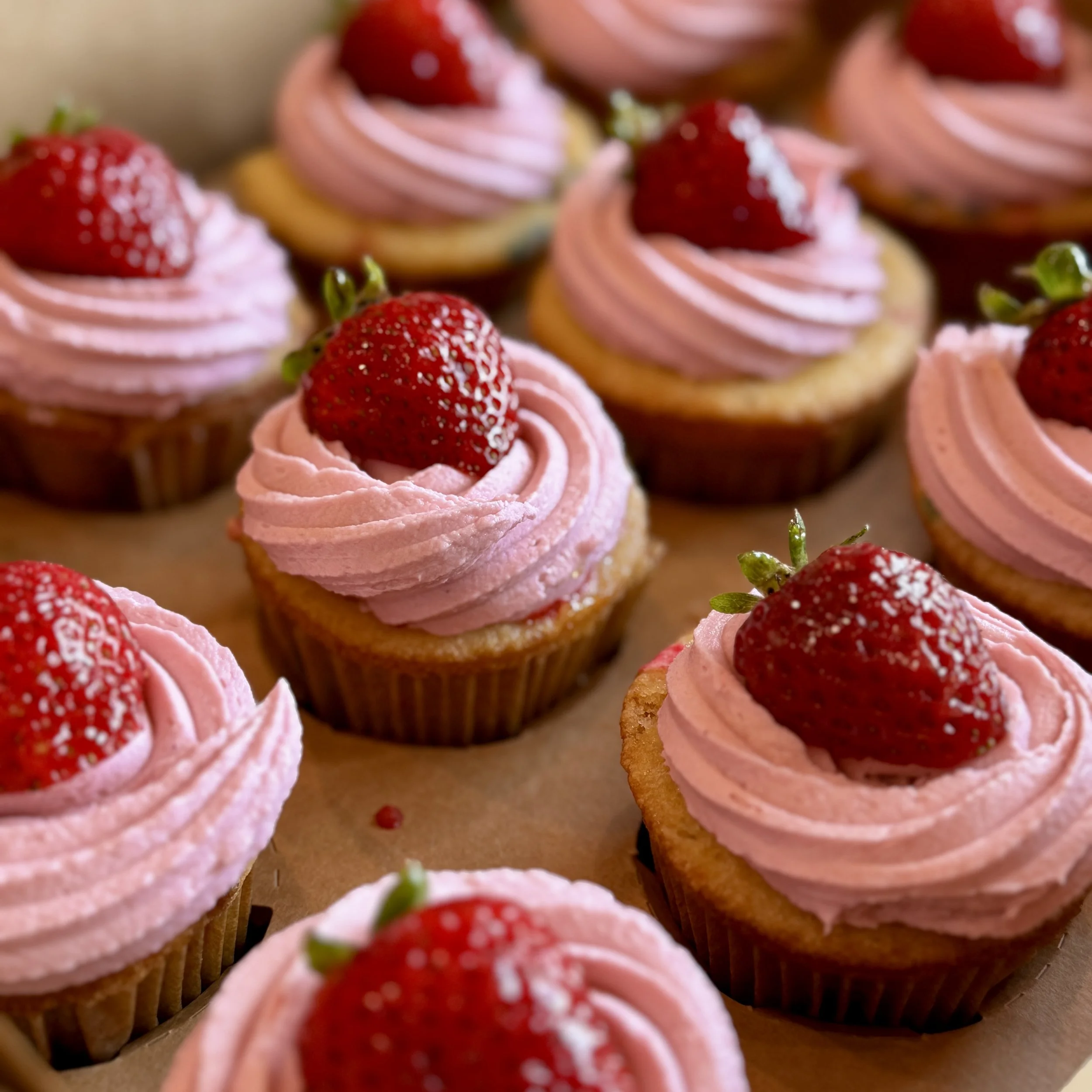 Strawberries & Cream Cupcakes