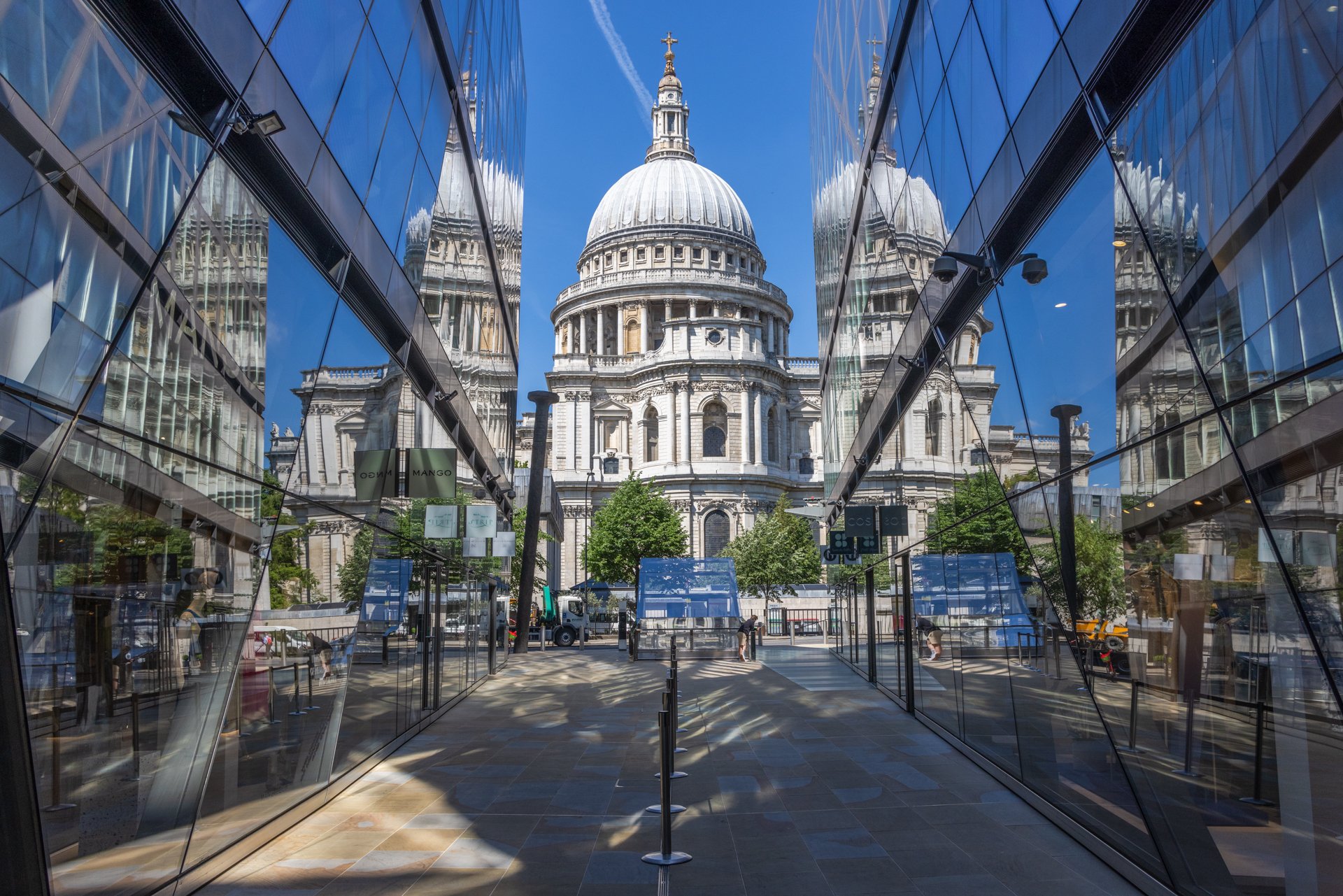 Saint Paul's Cathedral from One New Change shopping center.