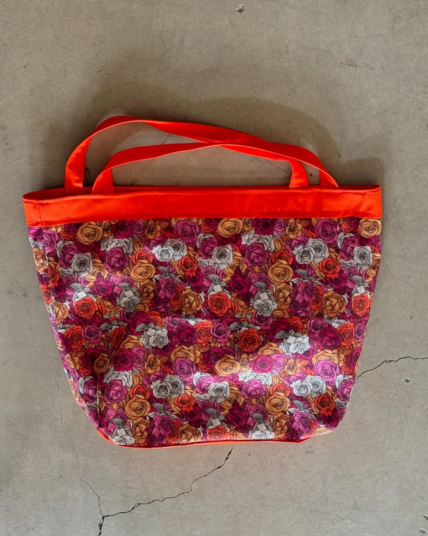 The Femme Florale style comes not with one, but two lesbian pride color prints! On the outside we&rsquo;ve got a softer floral bouquet while on the inside we&rsquo;ve got a bold plaid. 

Get yours now!

https://jotomas.com/shop/p/shebo-tote 

#gay #q