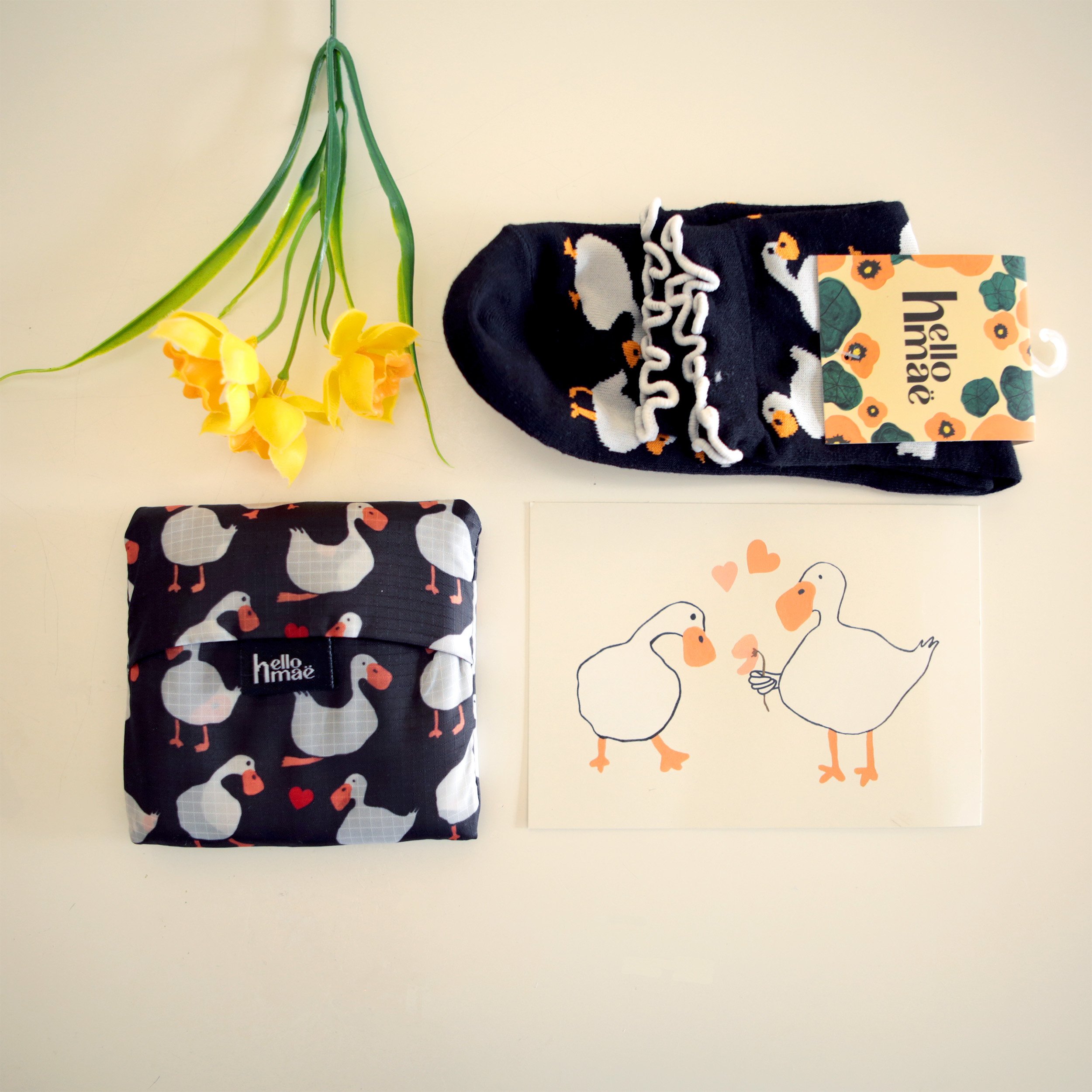 love day bundle, duck socks and loving duck foldable shopping bag