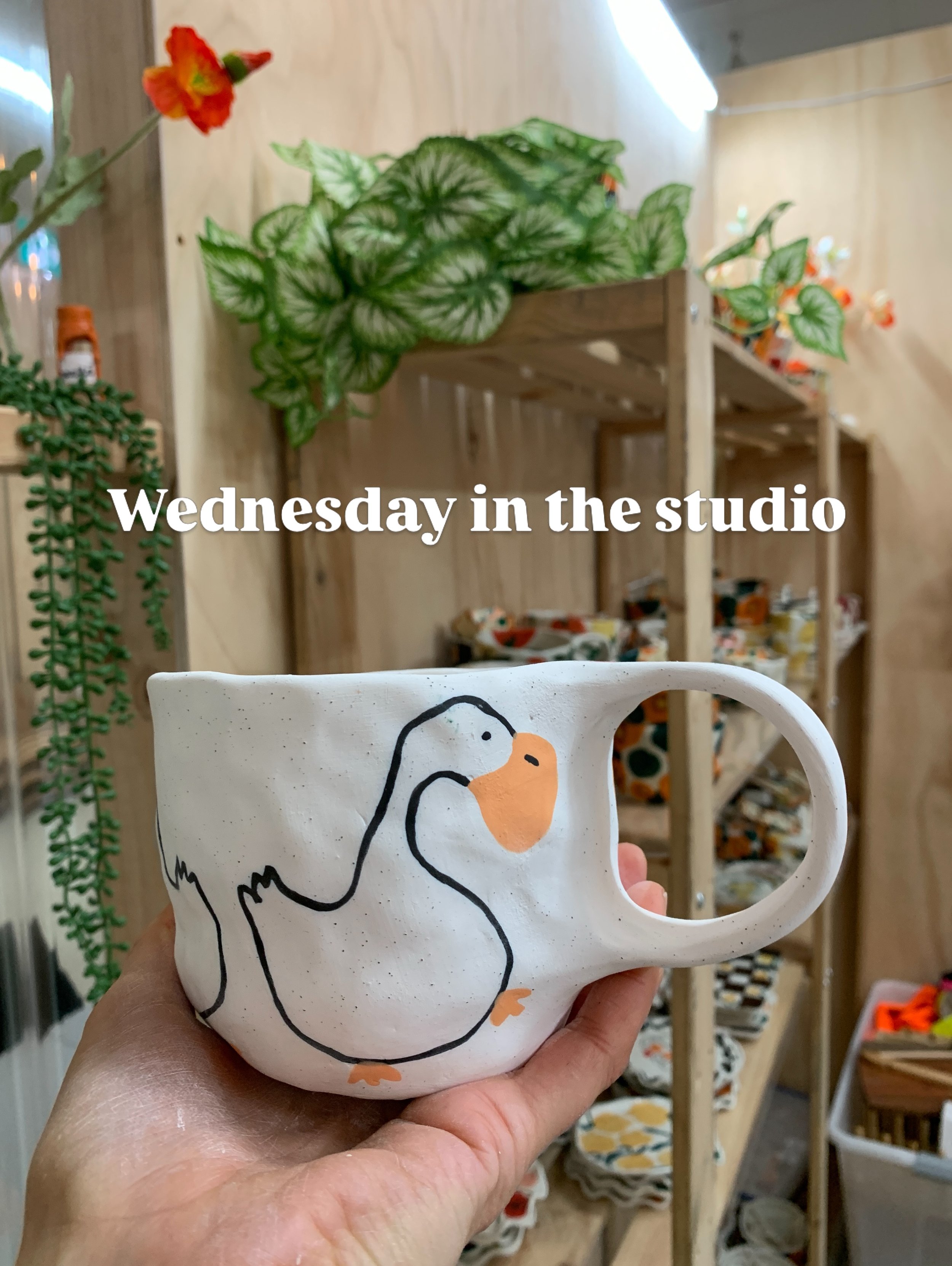 Big mugs, tiny painting, cutting + lots of making 🌷

Wednesdays are better with a little helloma&euml; team 🥹

#studiolife #making #painting #handpainted #handmade