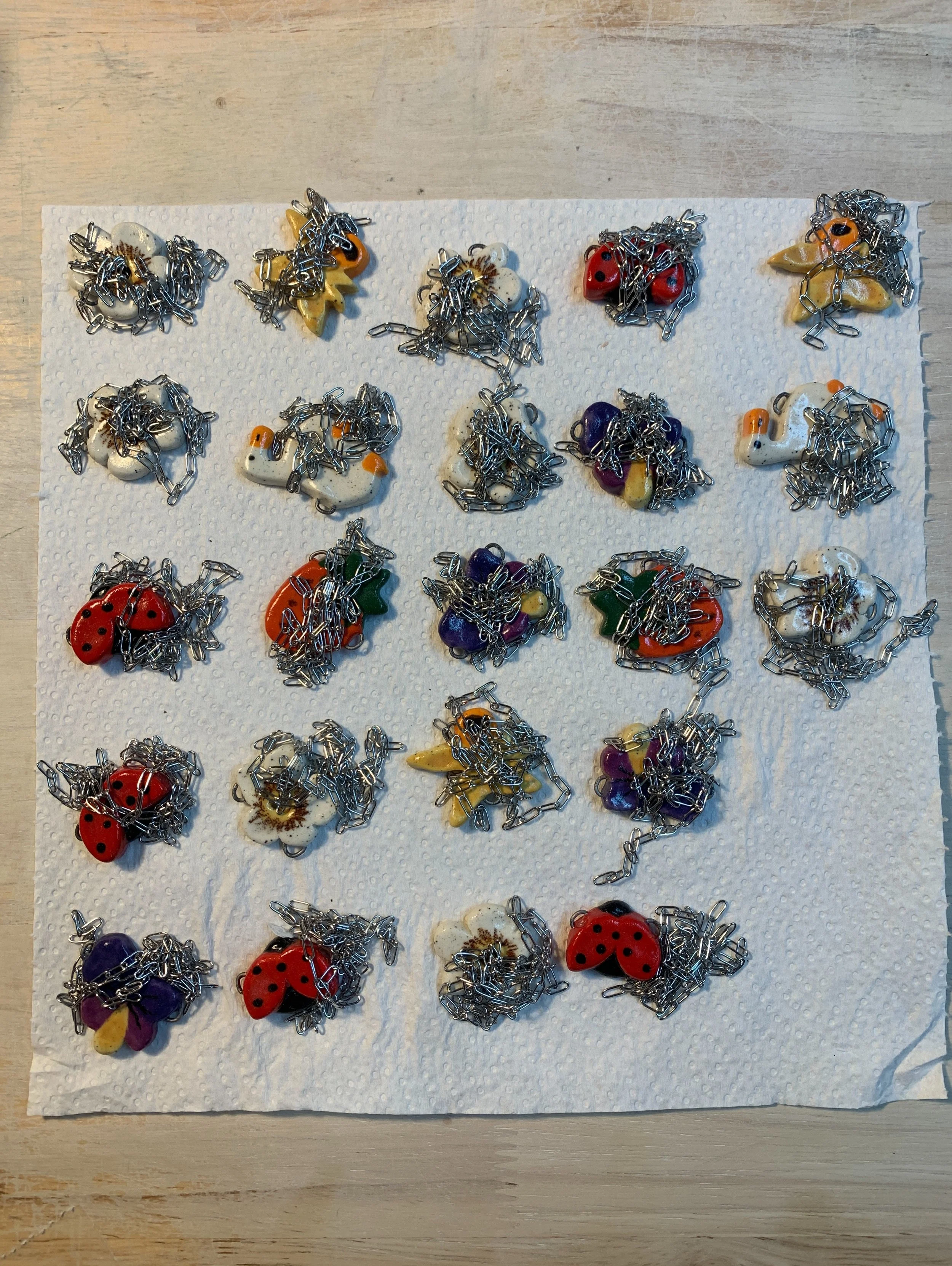 Making necklaces, 200kg of clay, lots of painting + new artwork for 2027 🧡

#painting #making #handmade #new #clay