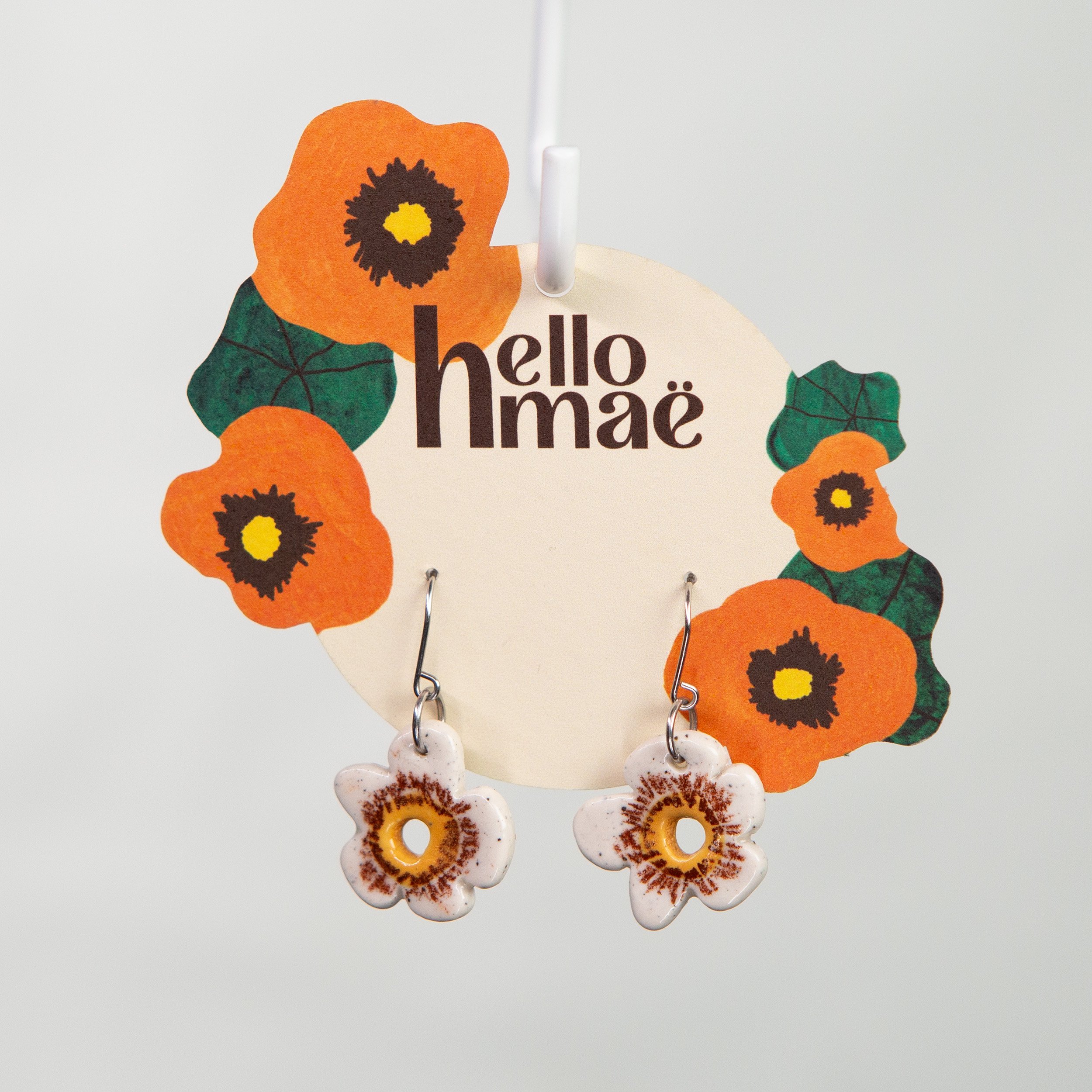 1 tear white flower earrings