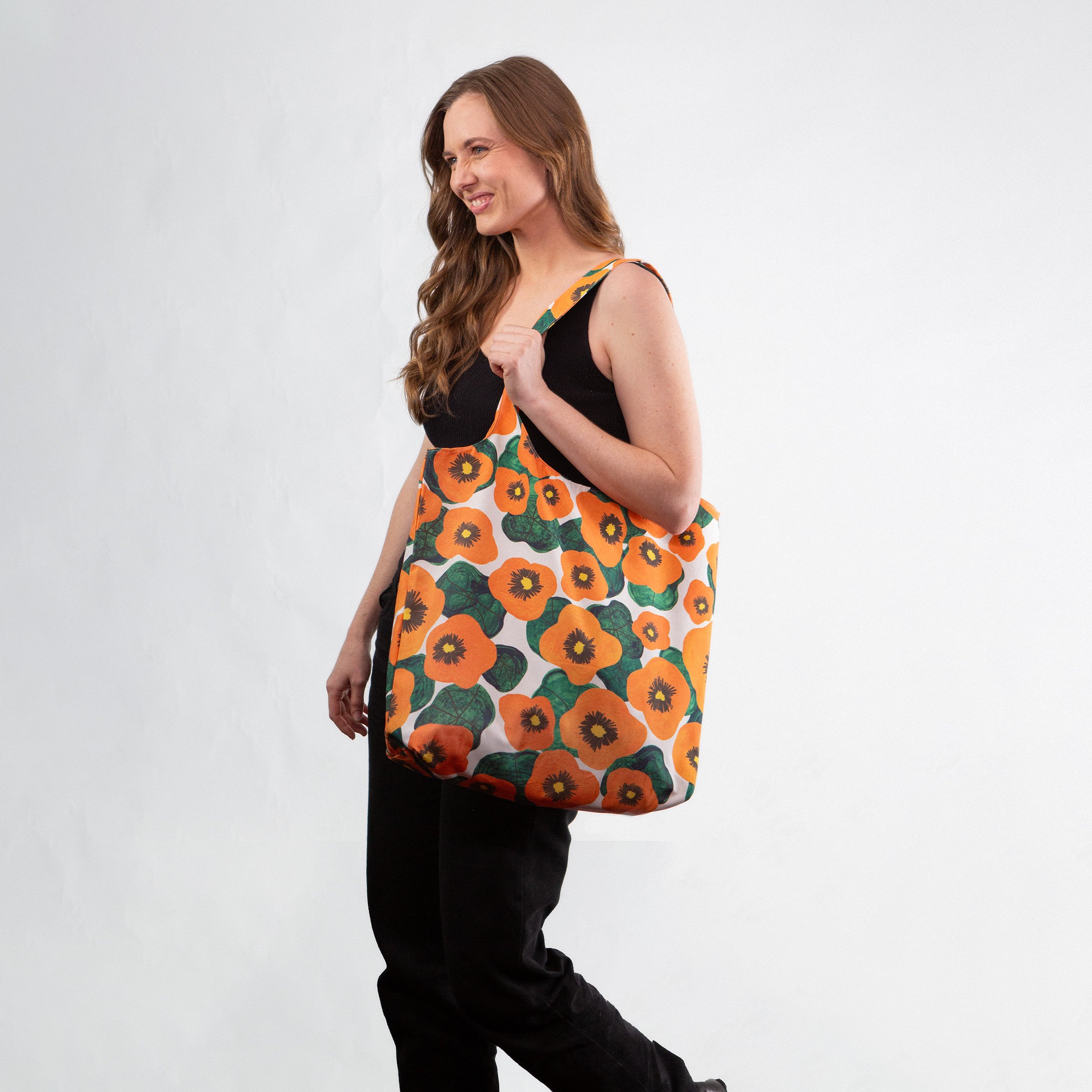 Large carryall bag with nasturtium print on white base