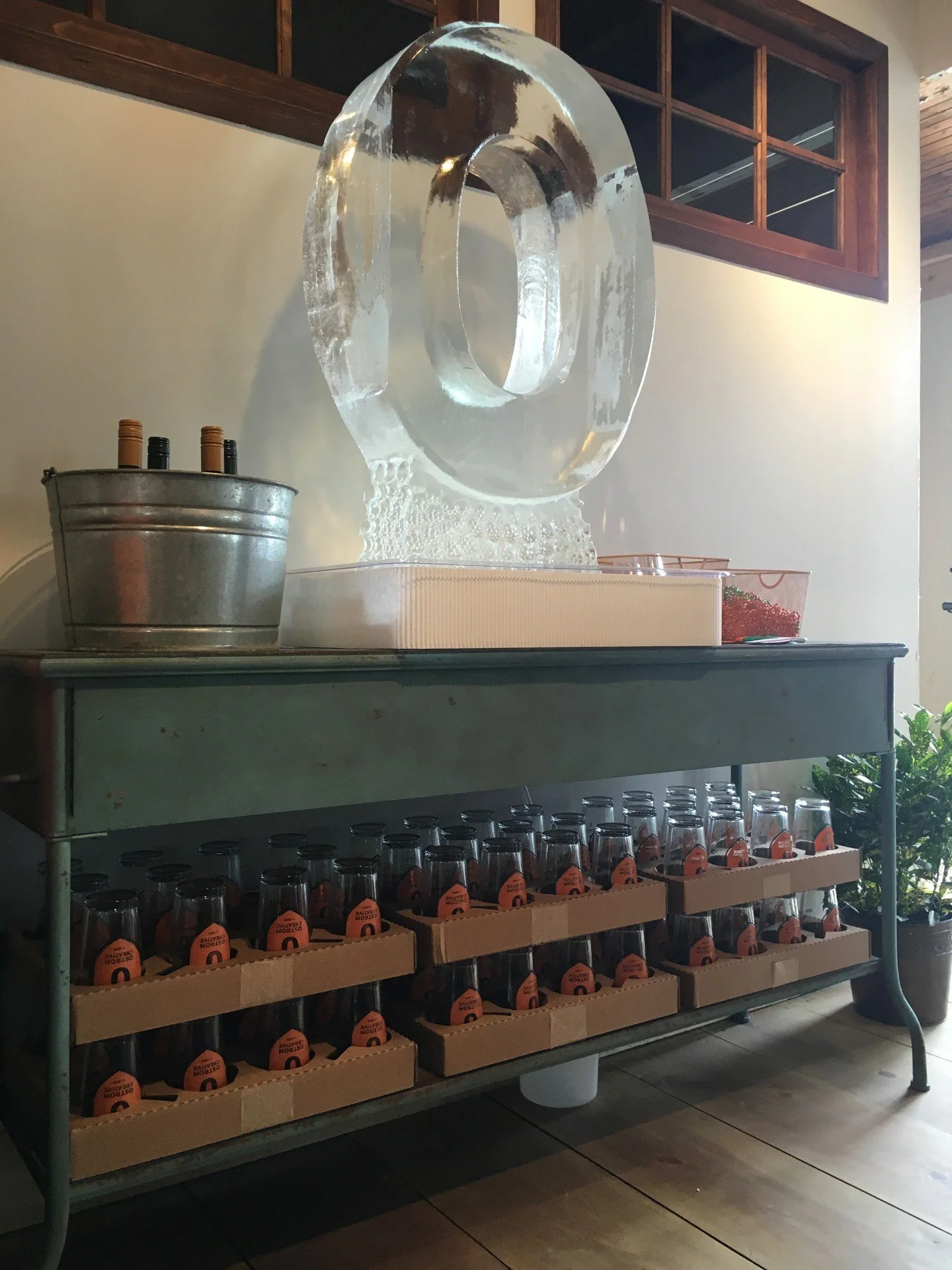 #rememberwhenwednesday 03.18.16

We only had 3 employees, but we had pint glasses and an ice sculpture. This little agency has never had a problem punching above its weight. 🥊