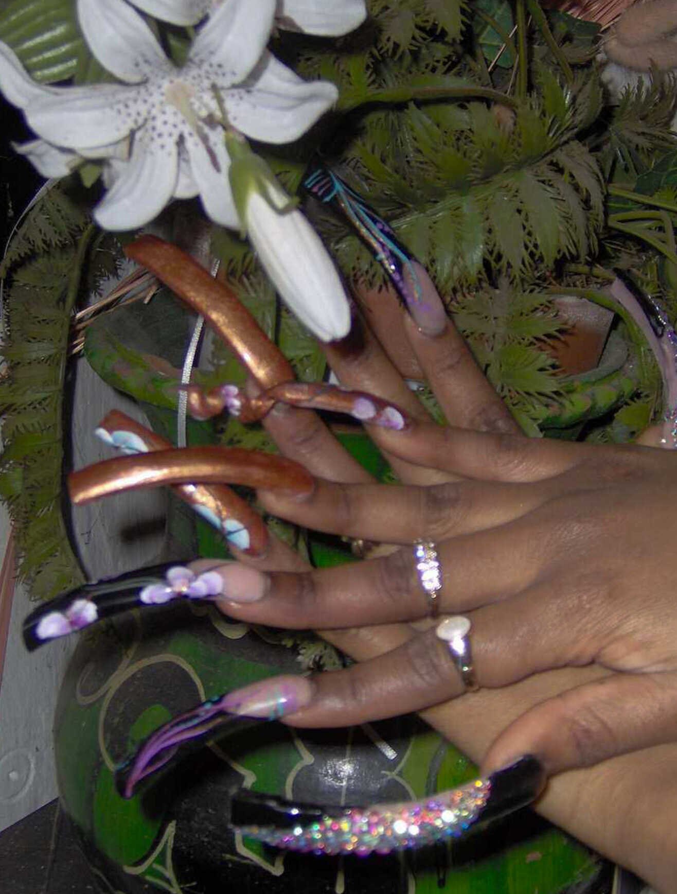 Nails by Marilyn / a collaborative piece with @mari.cures (2023), digital photograph.