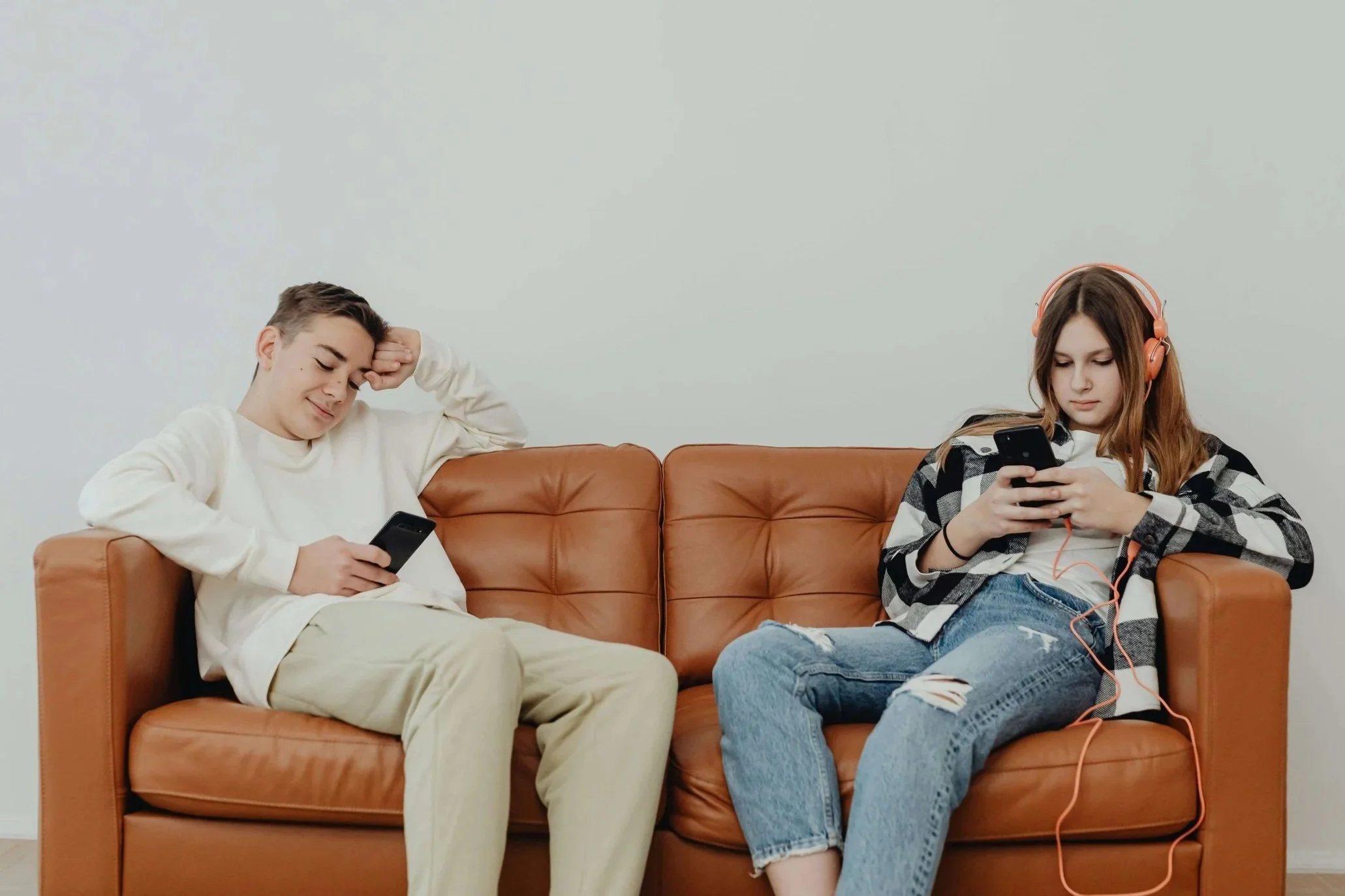 Finding Tech-Life Balance: Supporting Teens Without Losing Family Connections