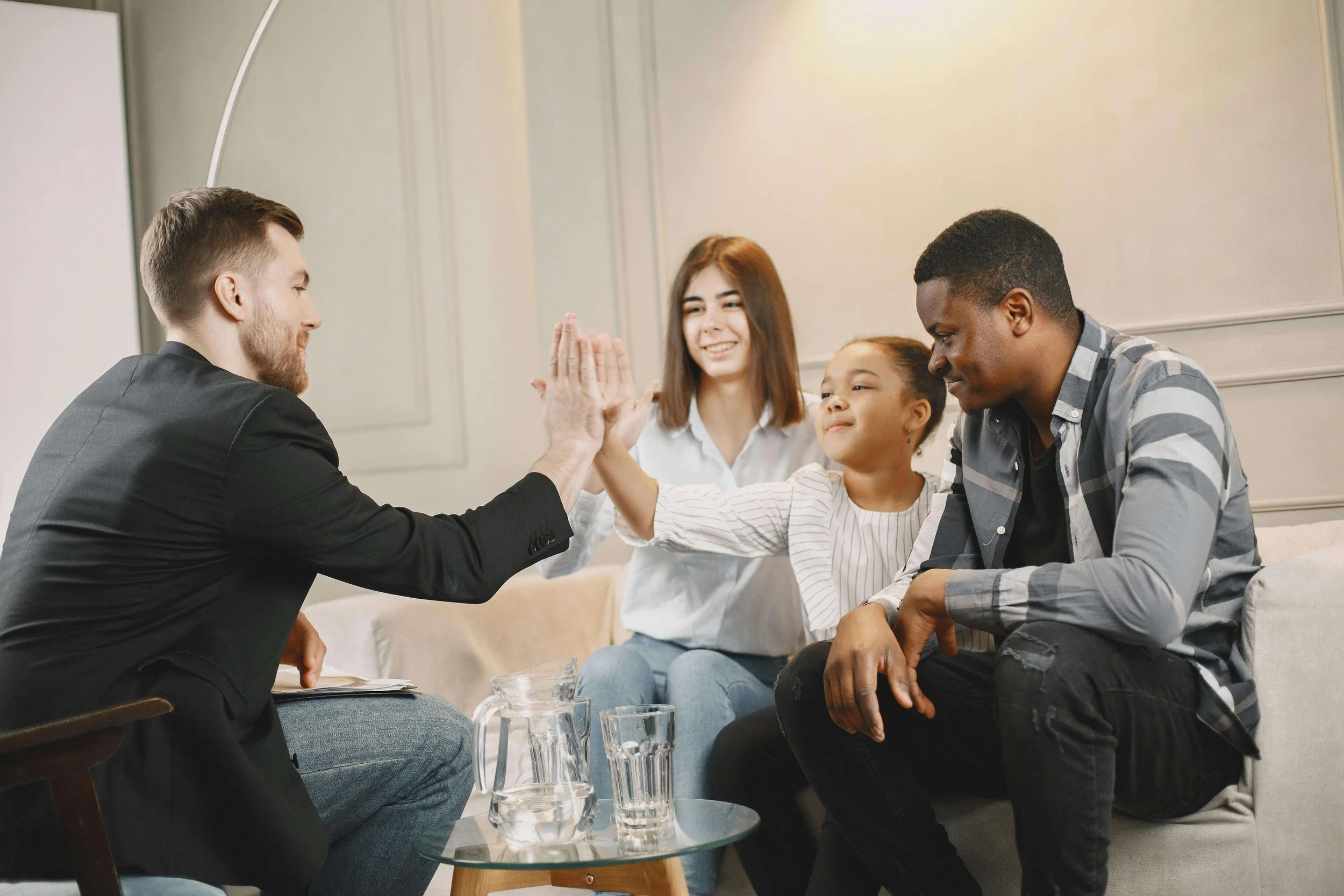 Individual vs Family Therapy: Choosing the Right Approach For Your Needs