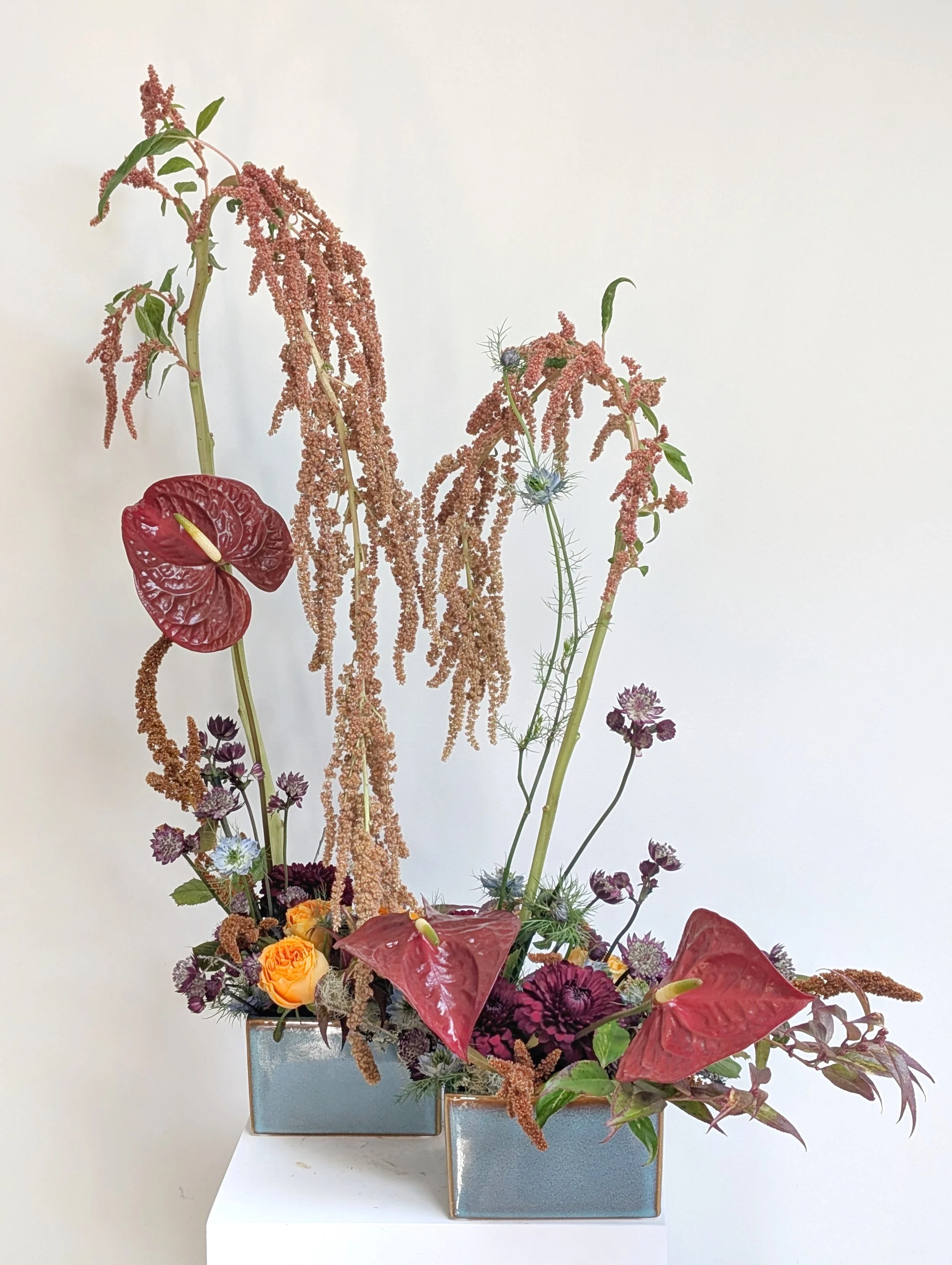 Ikebana-inspired_flower_arrangement_anniversary_complementary_unity_love.jpg