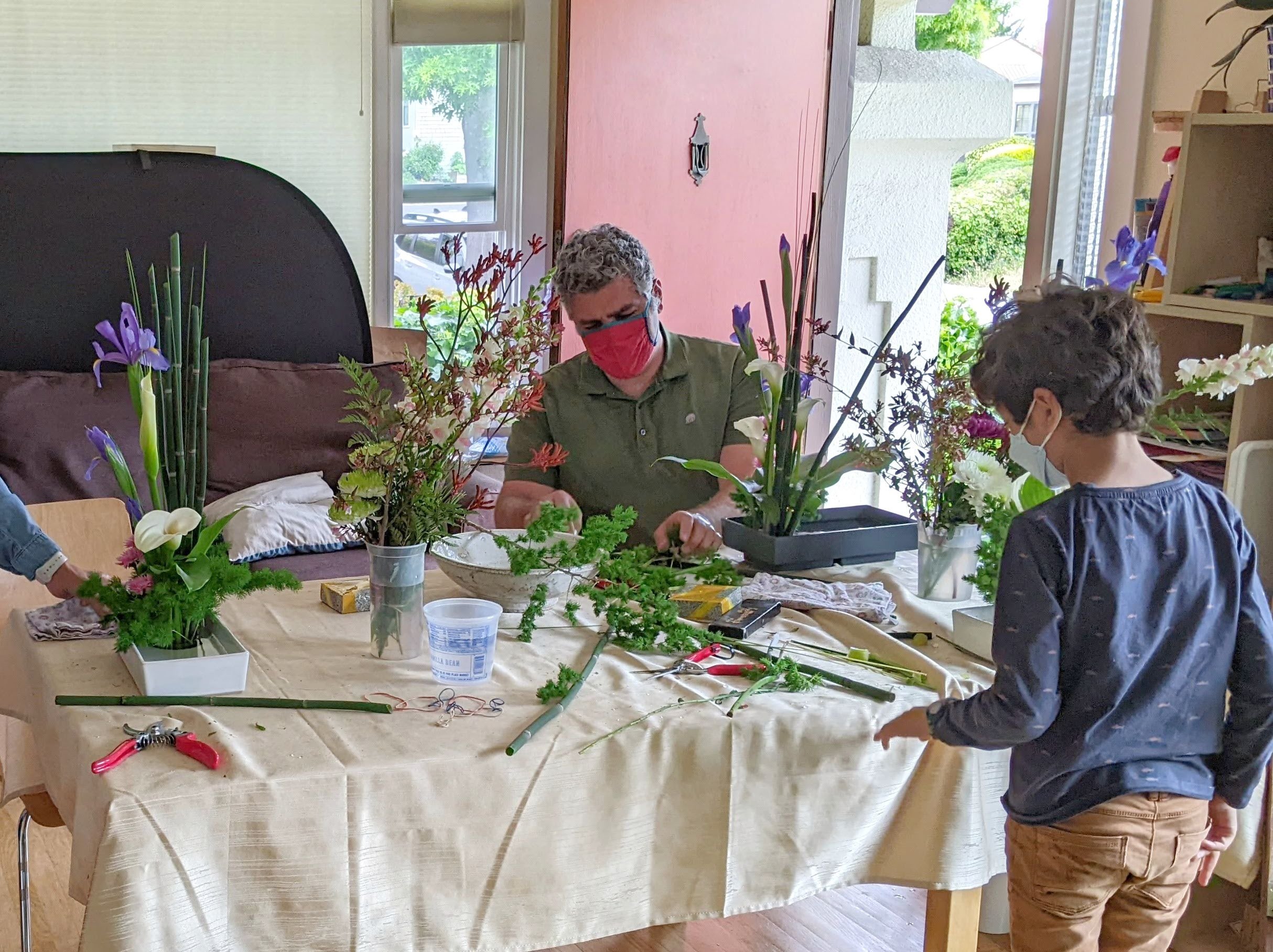 Ikebana_class_moribana_floral_design.jpeg
