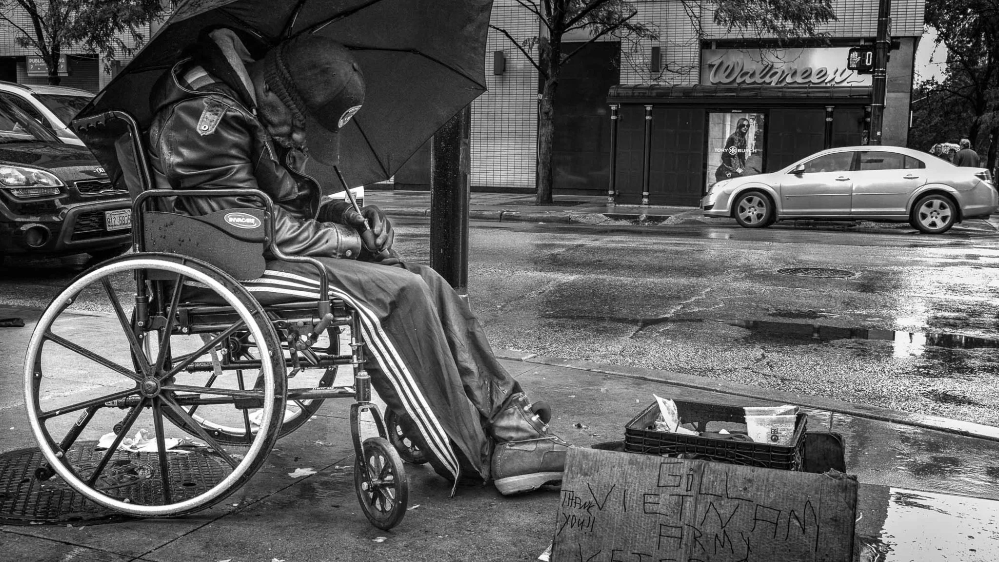 Macfilos: Chicago Avenue with a Leica M246 Monochrom
