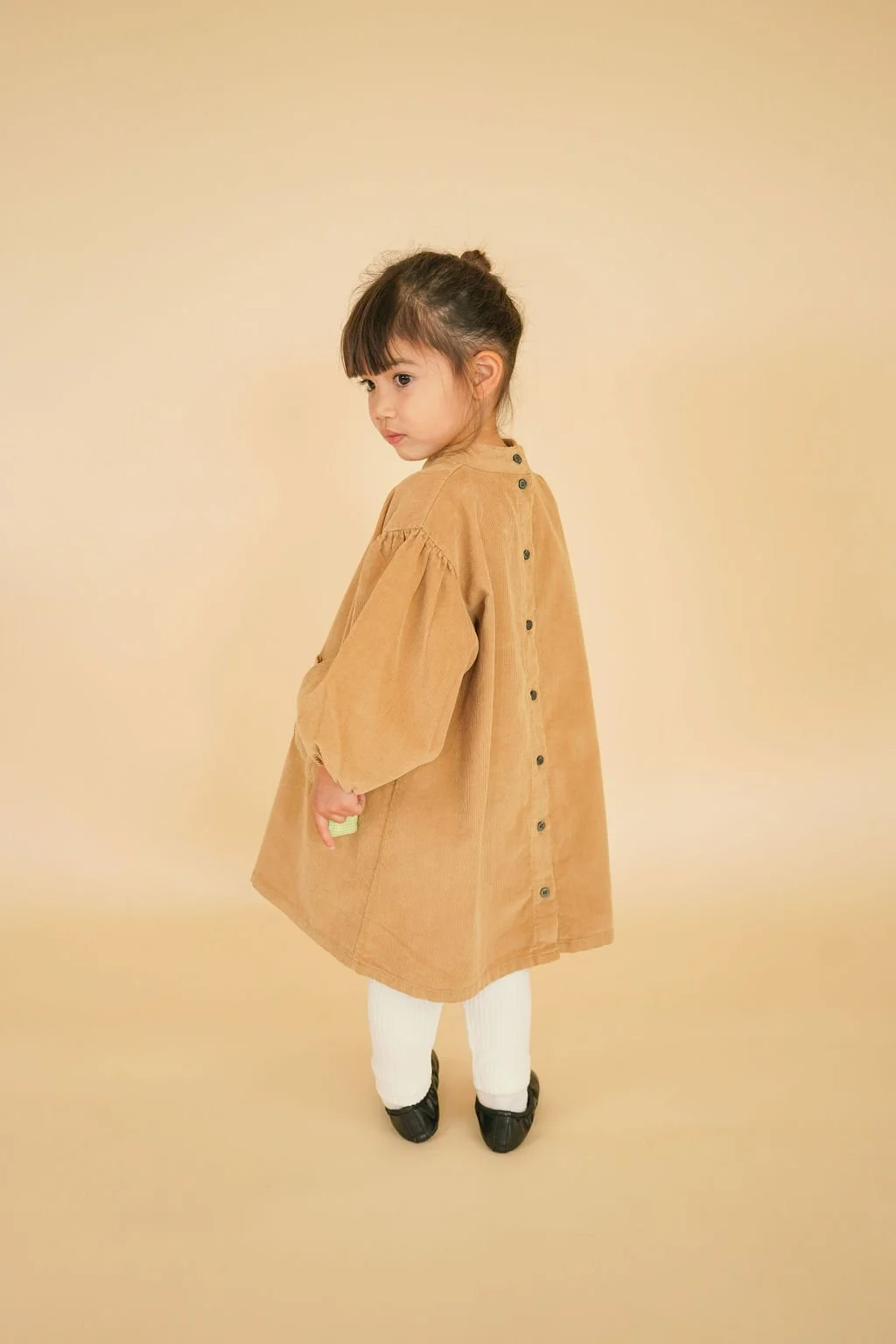 A moment for our dresses please... *swoon* 🥰 For all of your fall celebrations, parties, and family photos. Dresses that are cute AND comfy, for photos AND play!

#khakiandpink #kidsfashion #womanownedbusiness #womanowned #FamilyPhotos