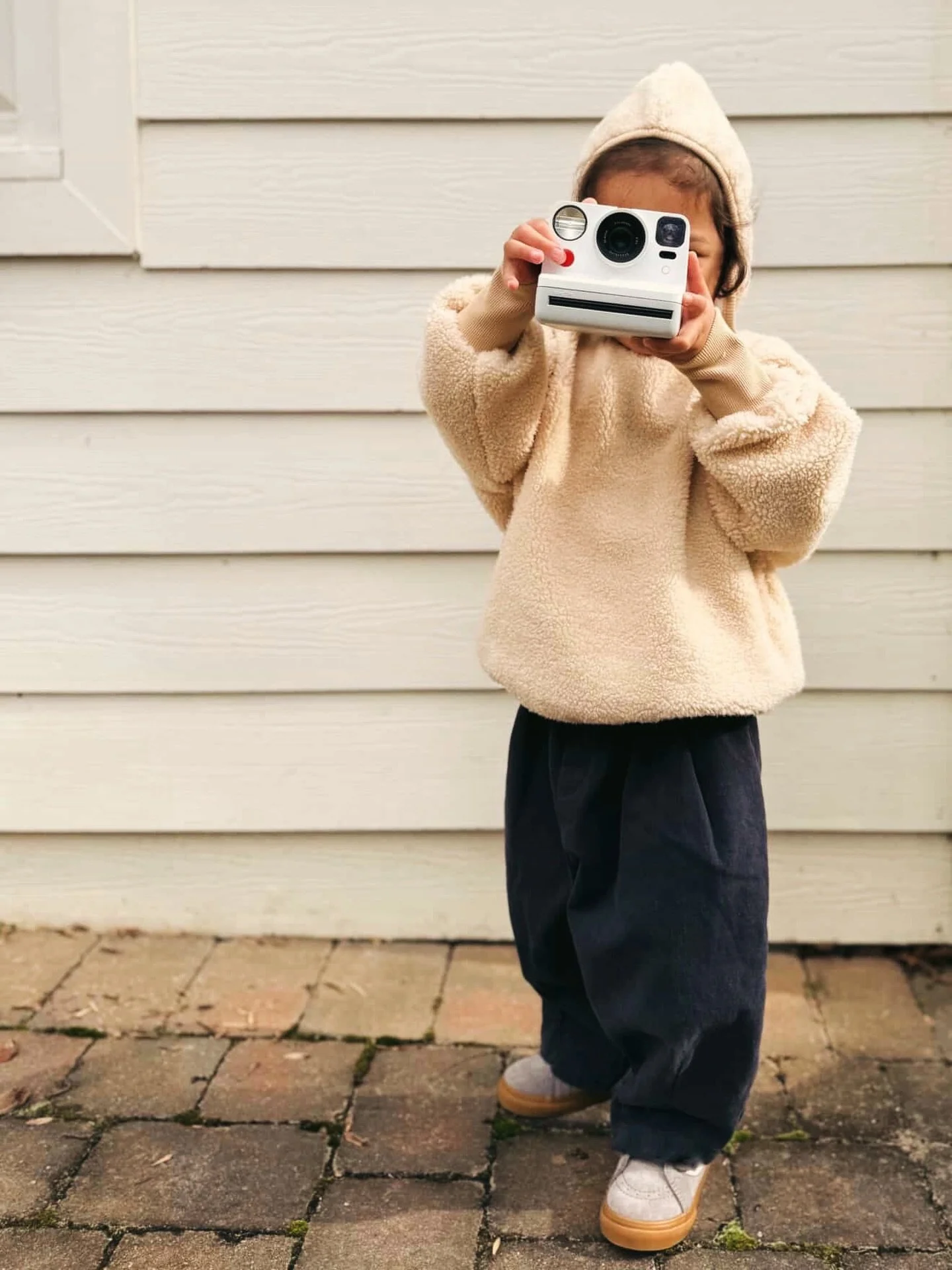 Through their eyes 📷✨
Comfy cozy layers for little moments worth remembering. 
 
Featuring Sherpa Pull-over + Hood Set and Barrel-leg pant ❤️