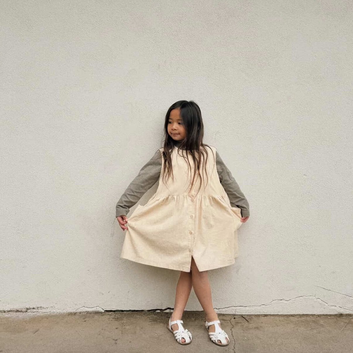The little corduroy prairie dress is so versatile- wear it alone or layer. Buttoned or unbutton as a duster. We love this season-less piece. 🤍 Currently on sale until EOD.