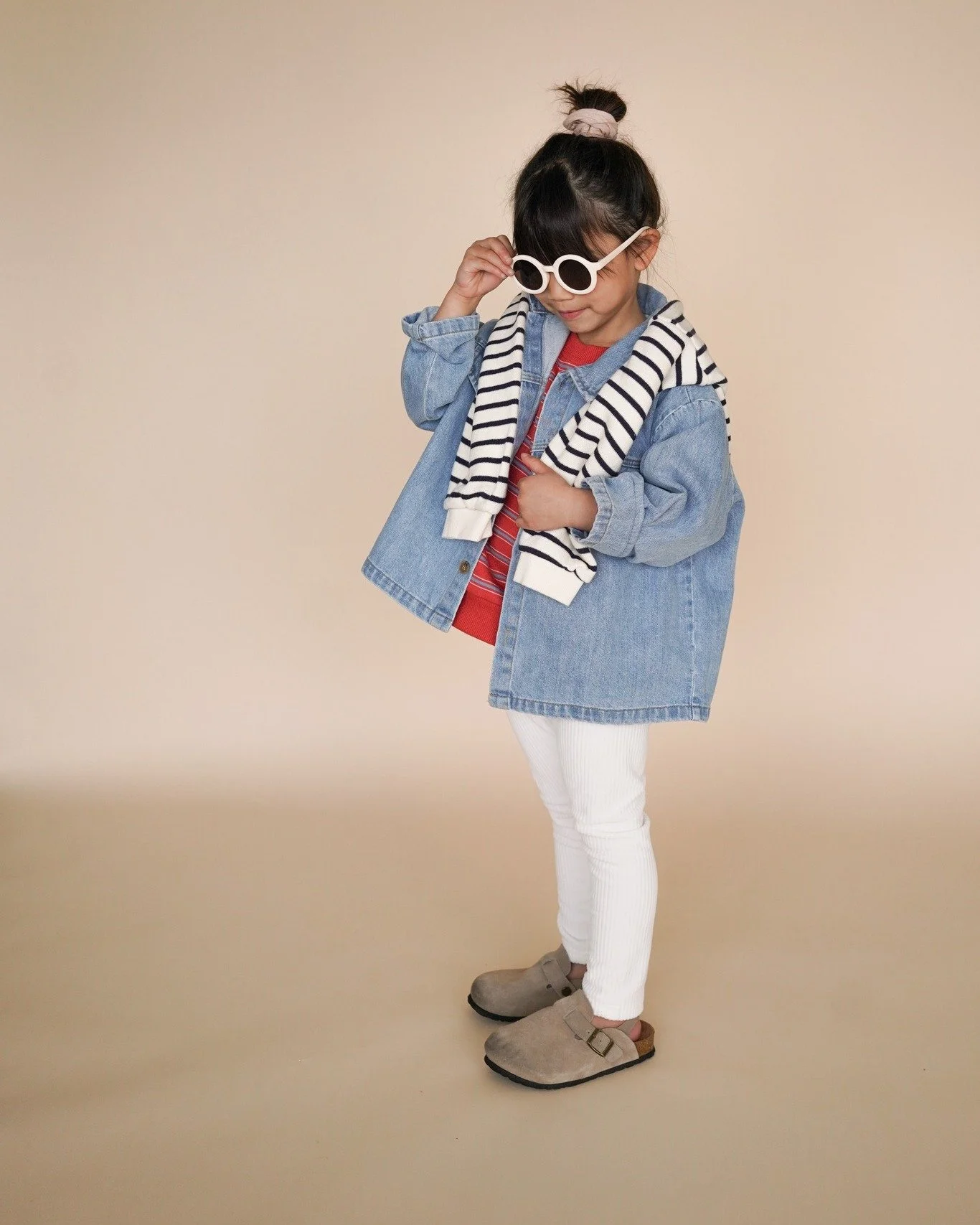 We are ready for the weekend 😎 ... and a vacation 😉 
Layering pieces that look great together! 

#EffortlessStyle