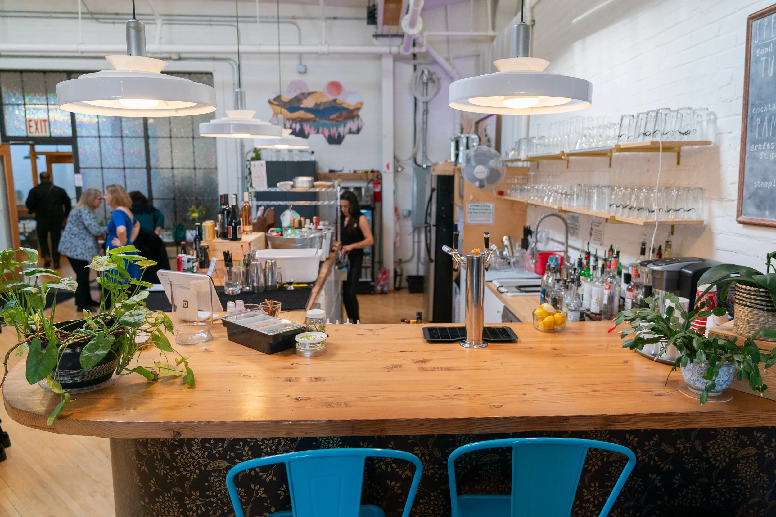 Our bar and bartender, mixologist, Weddings, Parties, Receptions, Celebration of Life, Meetings, Elopement, Wake, mOre