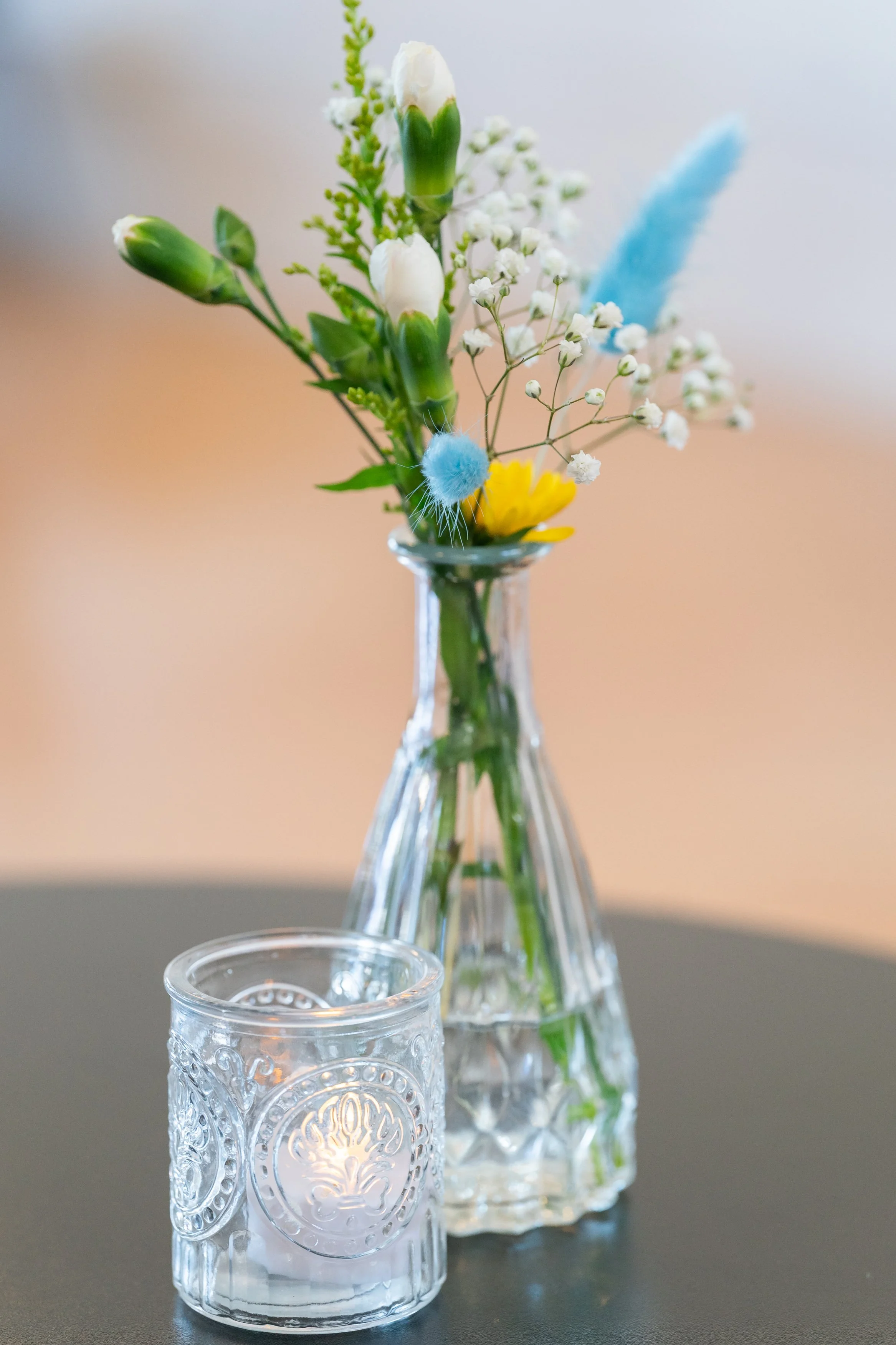 Bud Vases, Amenities Available