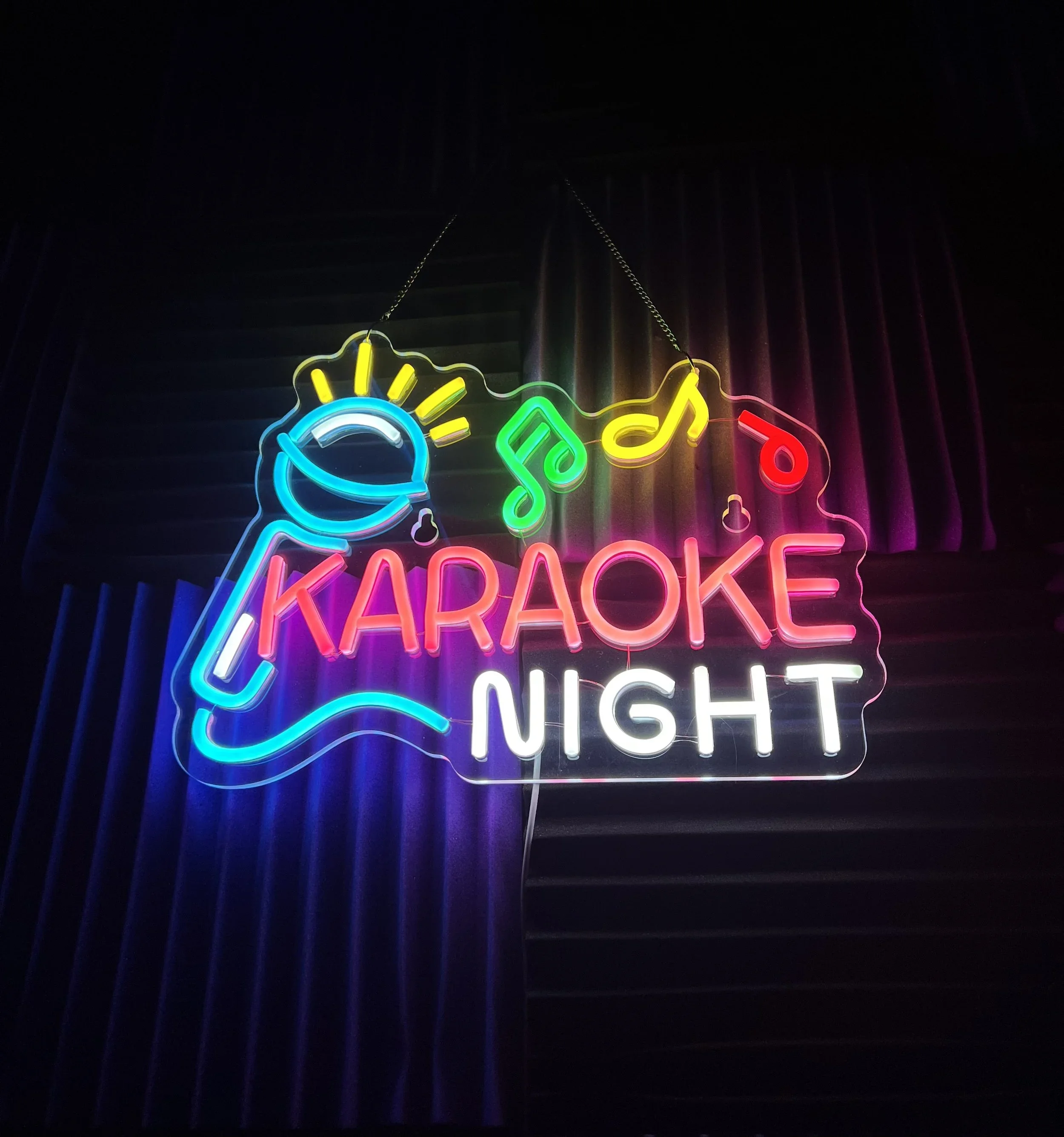 KARAOKE!