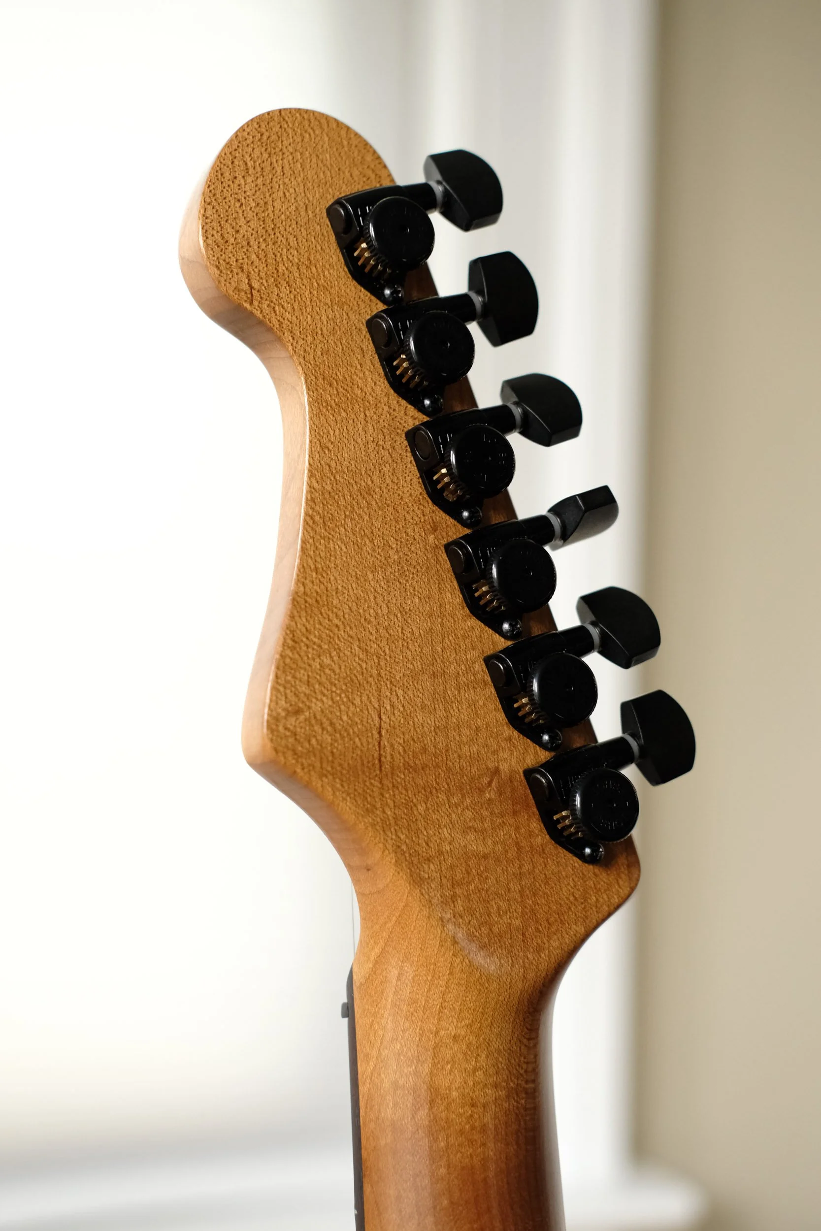 HSS Super Strat Black and Tan Glow-15.jpg