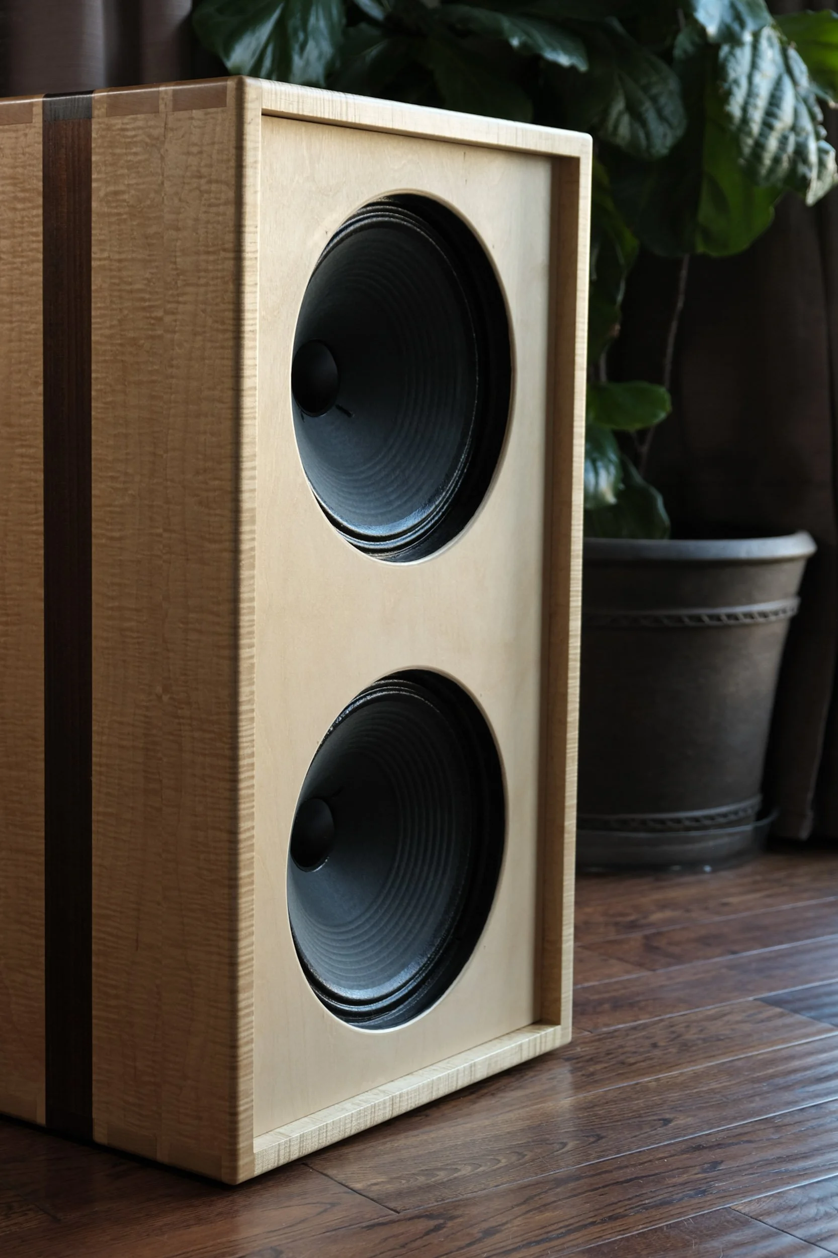 Custom Curly Walnut Speaker Cabinet 2x12