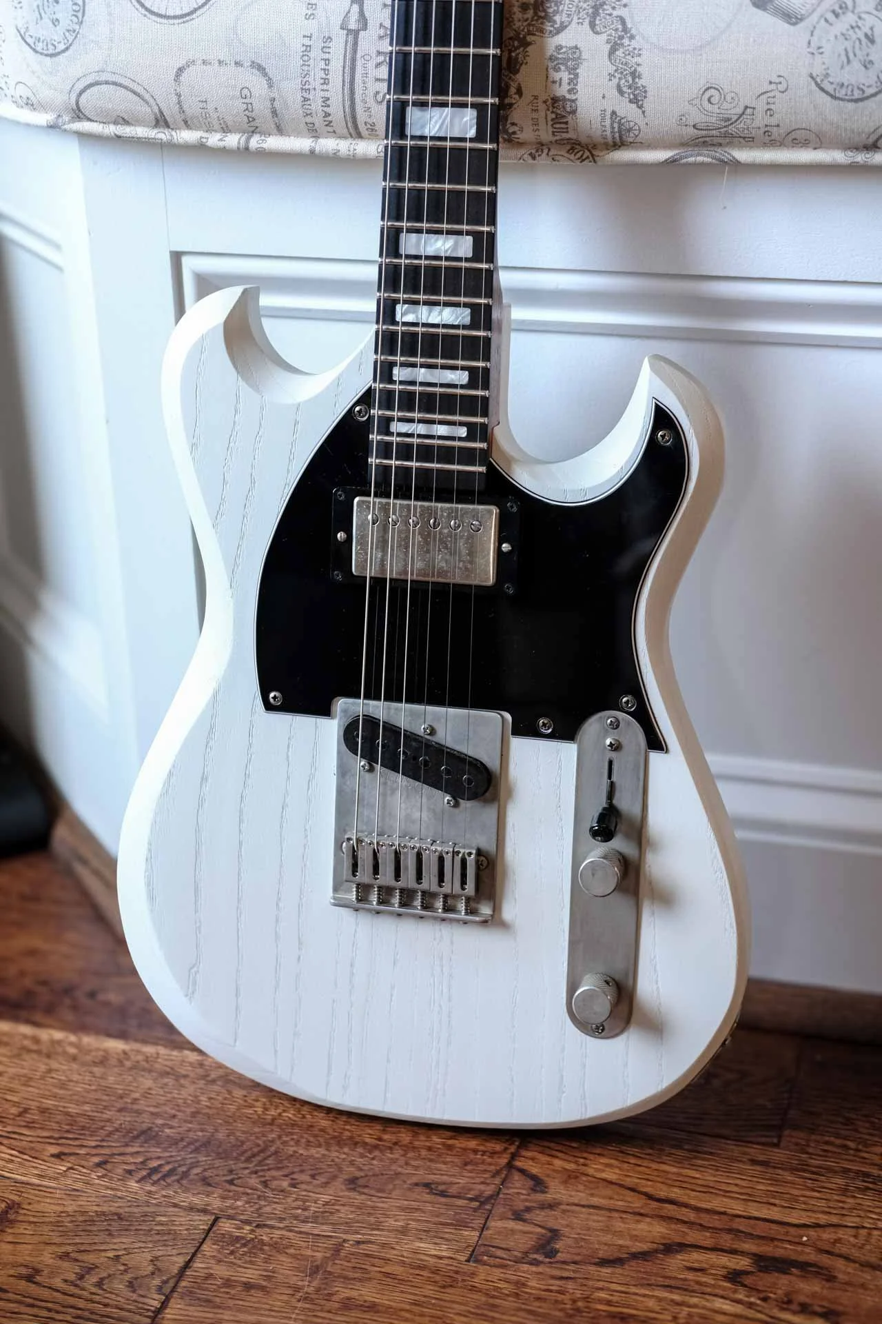Von Boyle Bruiser Guitar Dolomite White